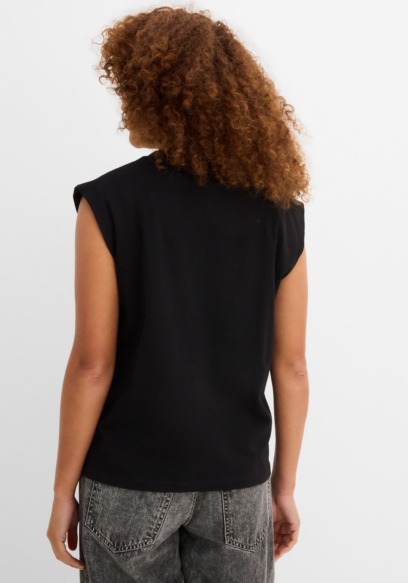 bonprix Oversize-Shirt lässiger Oversize-Schnitt, verstärkte Schulter, ärmellos