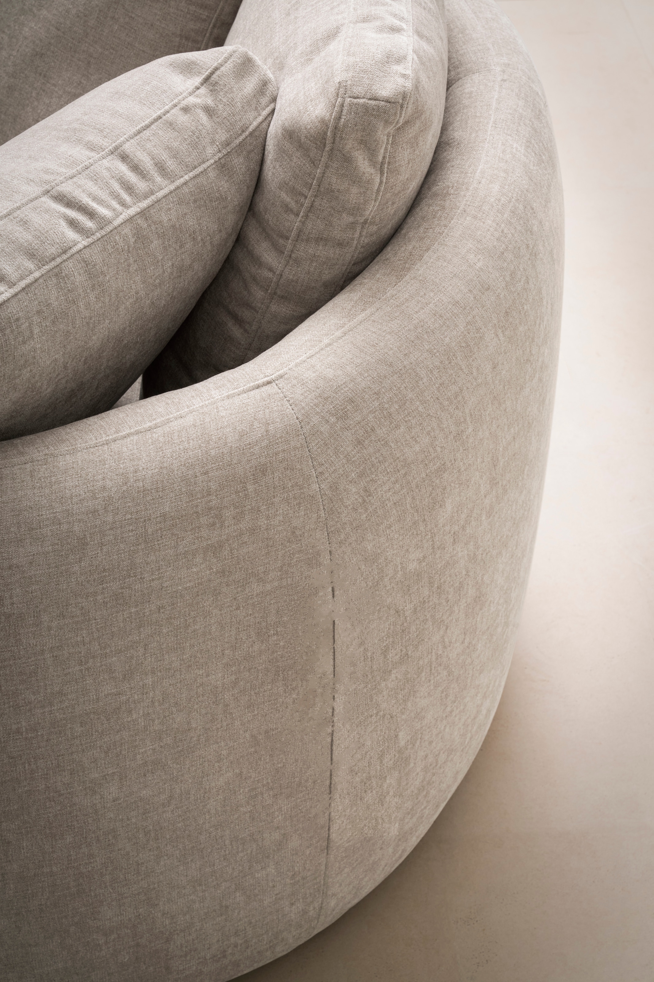 OTTO home Sessel »Kaarl, moderner Rundsessel, Loungesessel, Loveseat« Webstoff, in fünf Farben, inkl. Rückenkissen, zeitloses Design