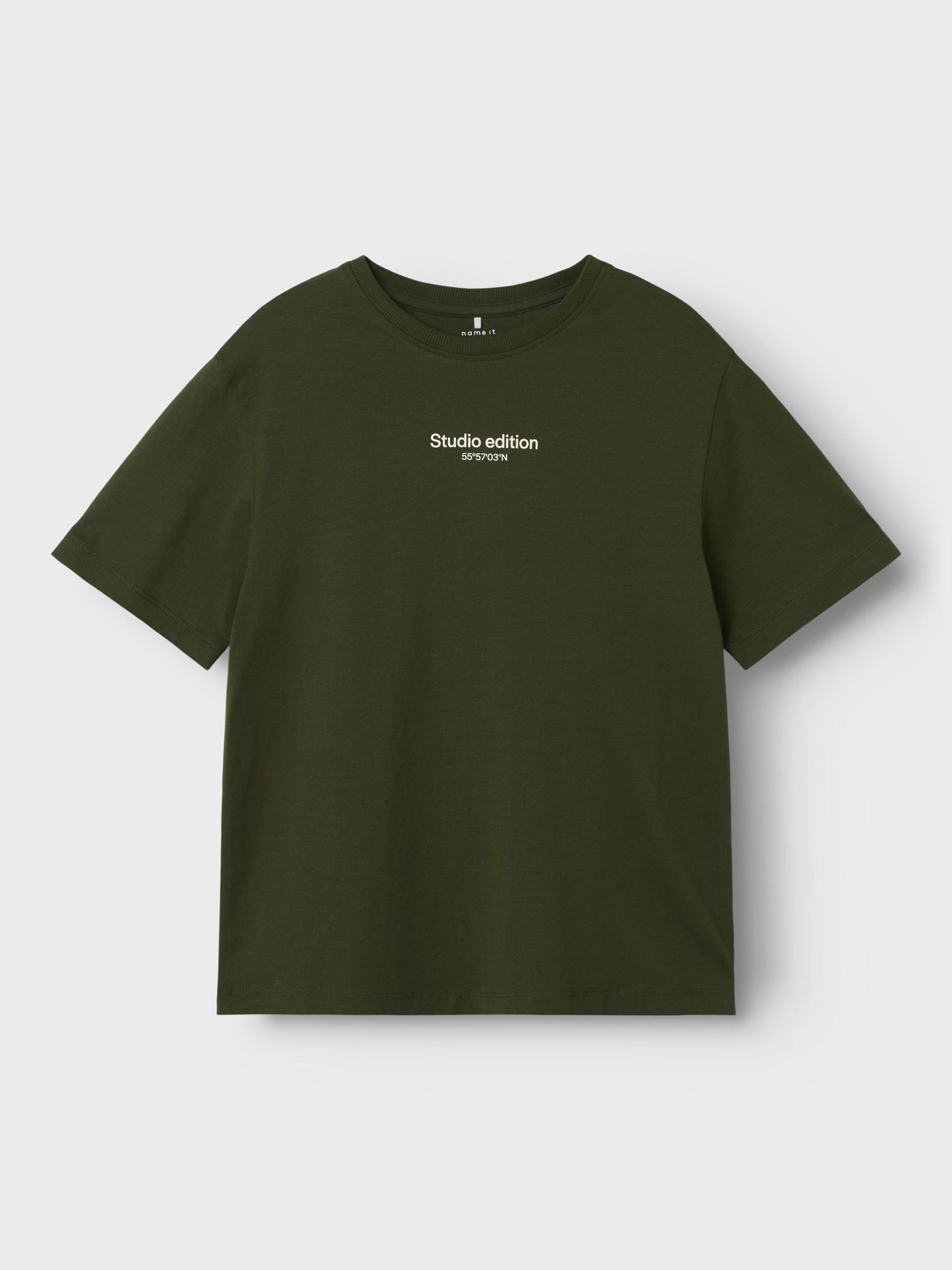 Name It T-Shirt »NKMBRODY SS NREG TOP NOOS«, mit dezentem Frontmotiv