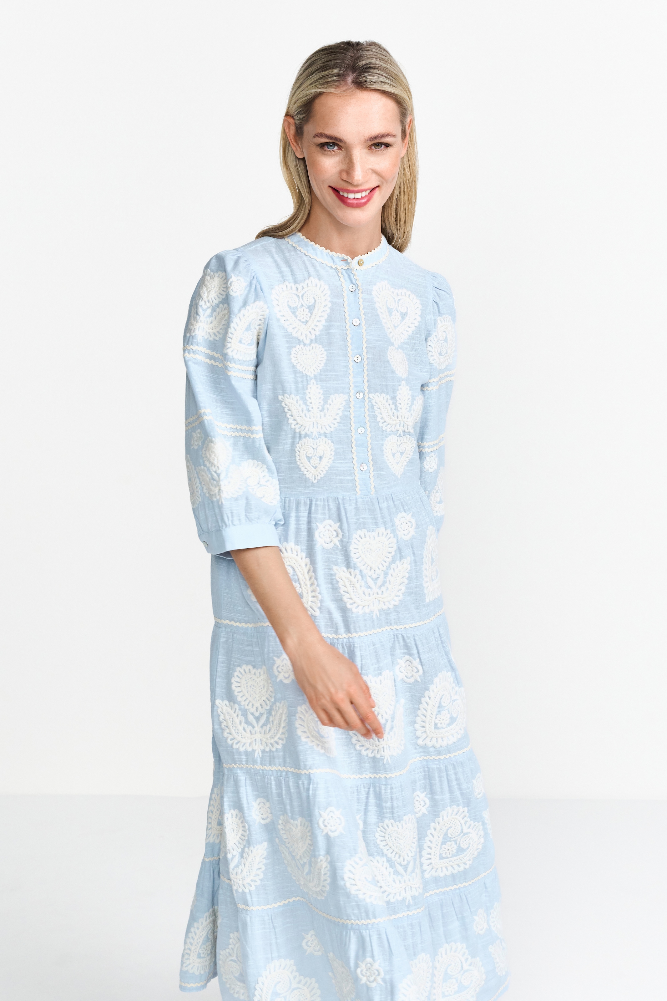 RICHROYAL Maxikleid, Mit Knopfleiste und Rundhalsausschnitt