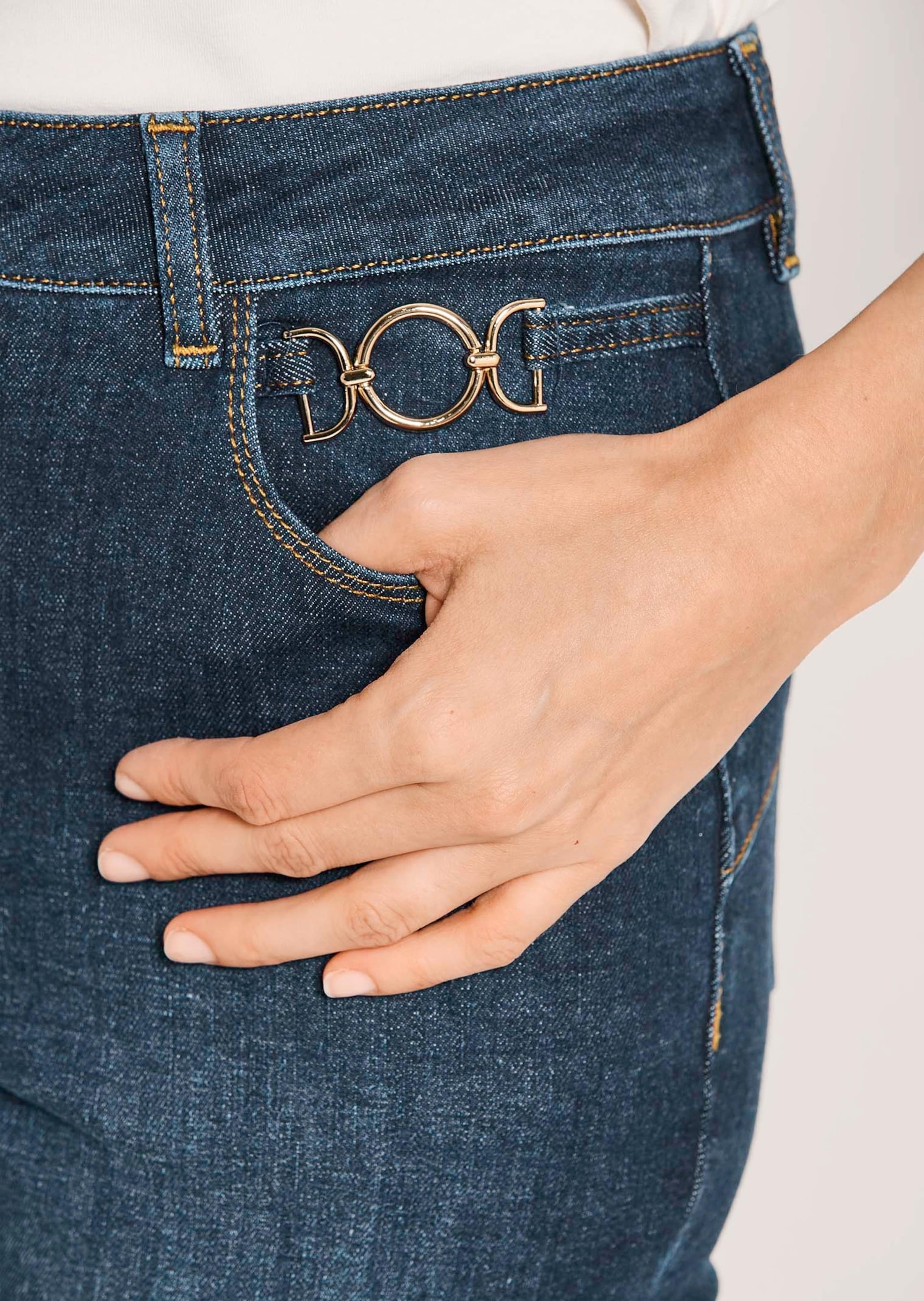 MADELEINE Regular-fit-Jeans »Jeans Slim-Fit Jeans mit Kettendetail«