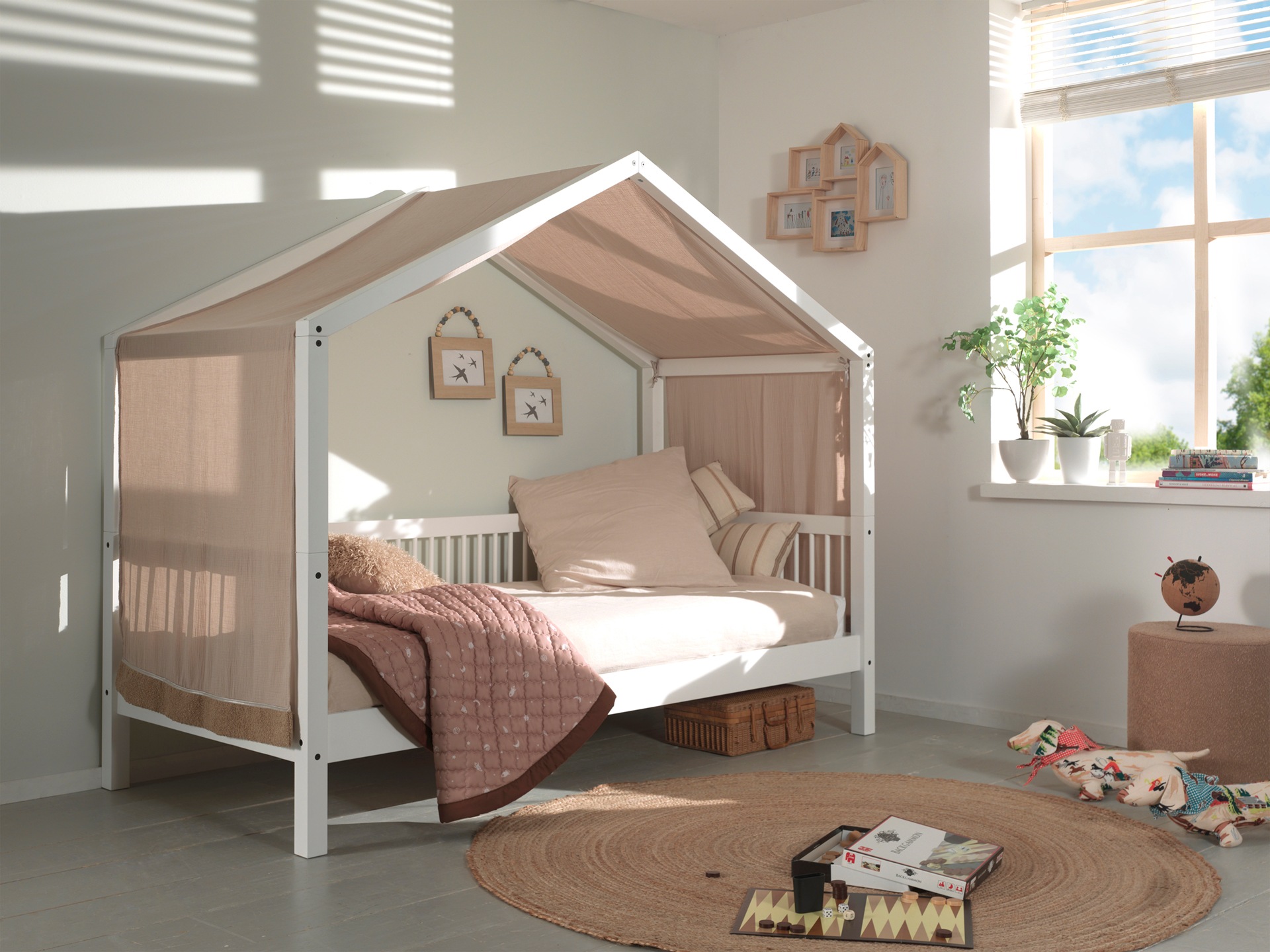 Home affaire Hausbett »Forrest mit Dachaufbau, Textilhimmel, später umbaubar zum Einzelbett« mit Textilhimmel, Höhe mt Dachaufbau ca. 170cm,  90/200 Buche massiv weiß lackiert, wahlweise mit o. ohne Bettschublade