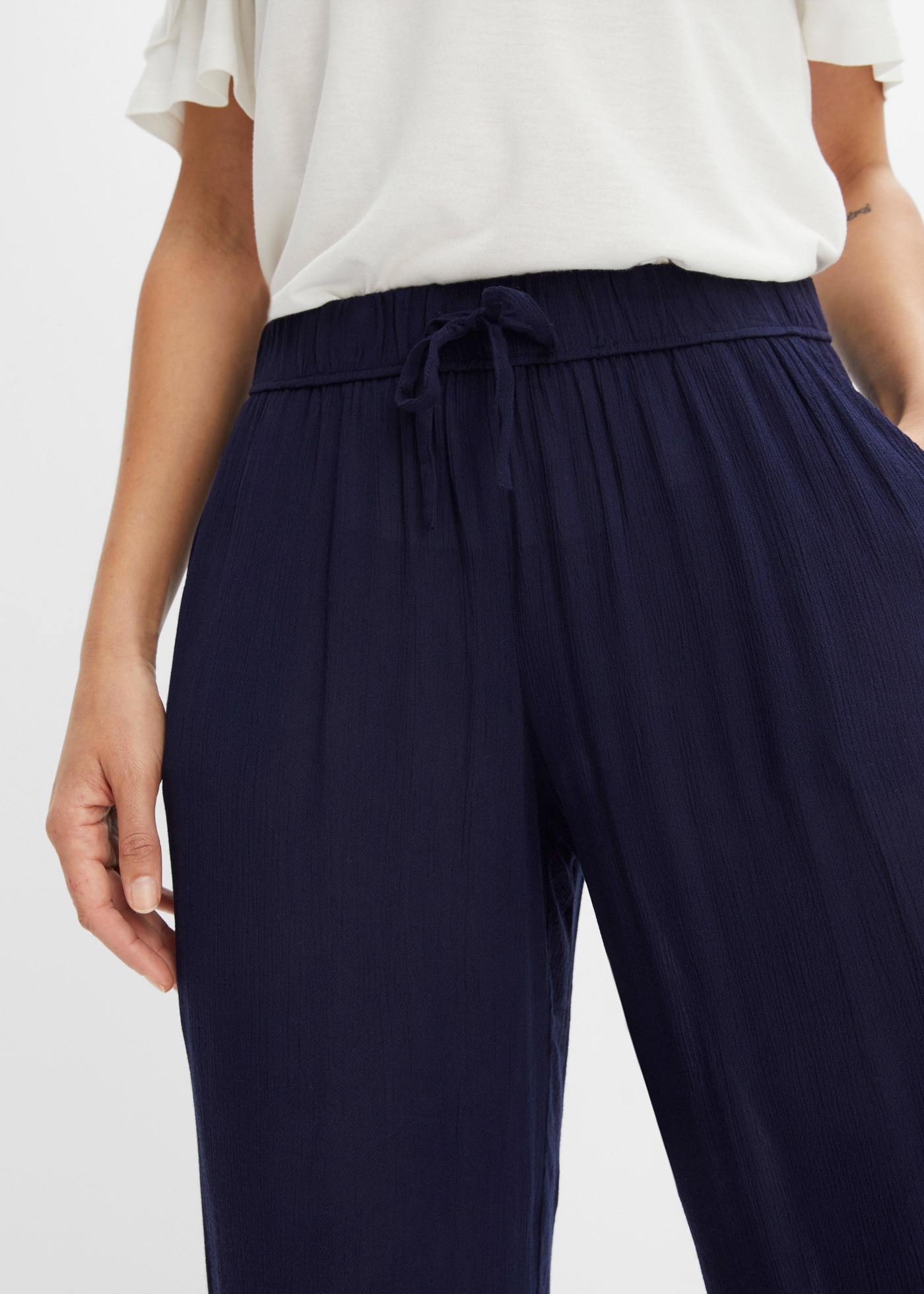 bonprix Marlene-Hose »Marlenehose aus fließender Viskose«  aus Viskose, lockere Passform, mit Bindeband, lässiger Stil