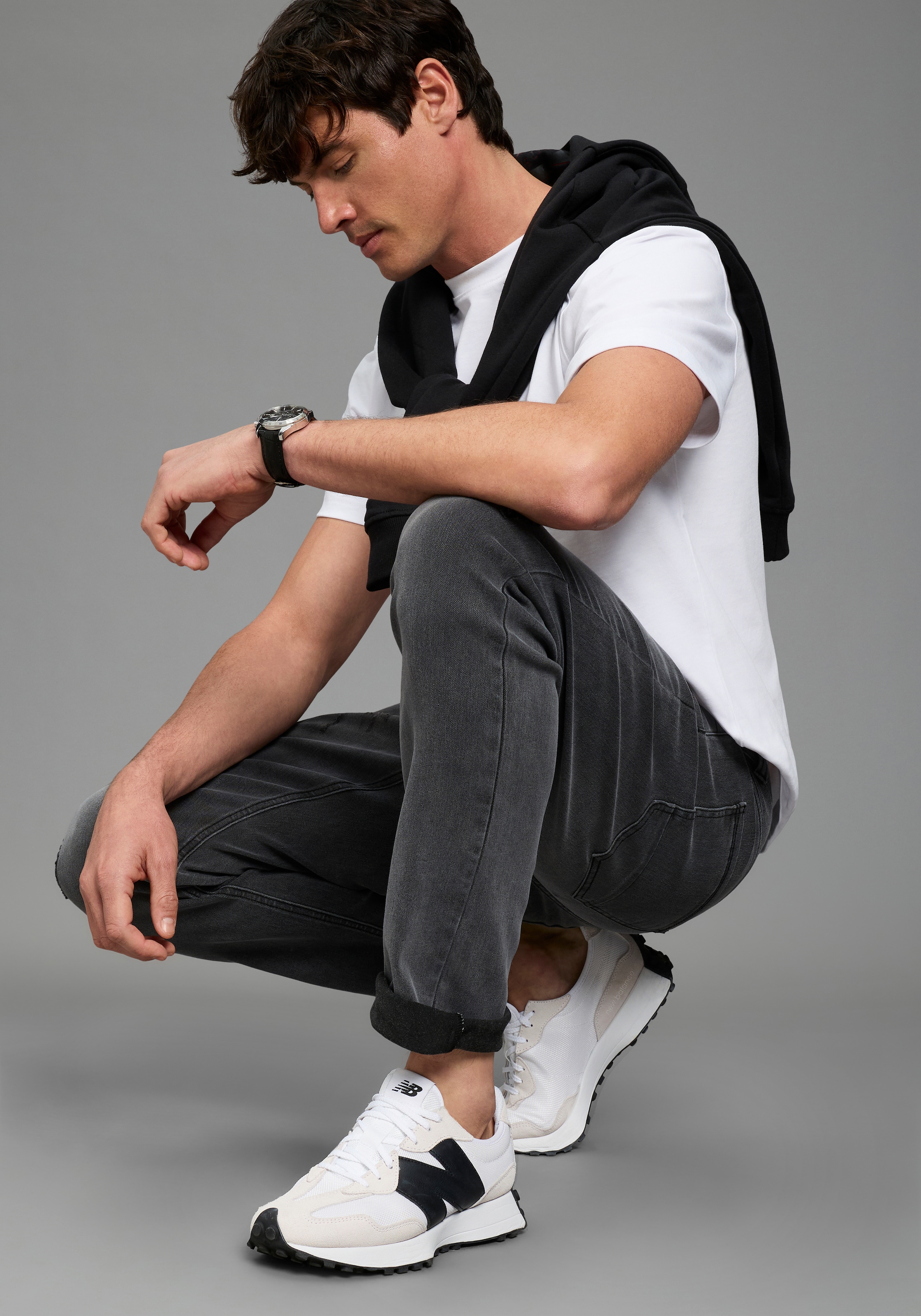 Bruno Banani Slim-fit-Jeans »Grady« schmale Beinweite, niedrige Leibhöhe, figurbetonte Silhouette