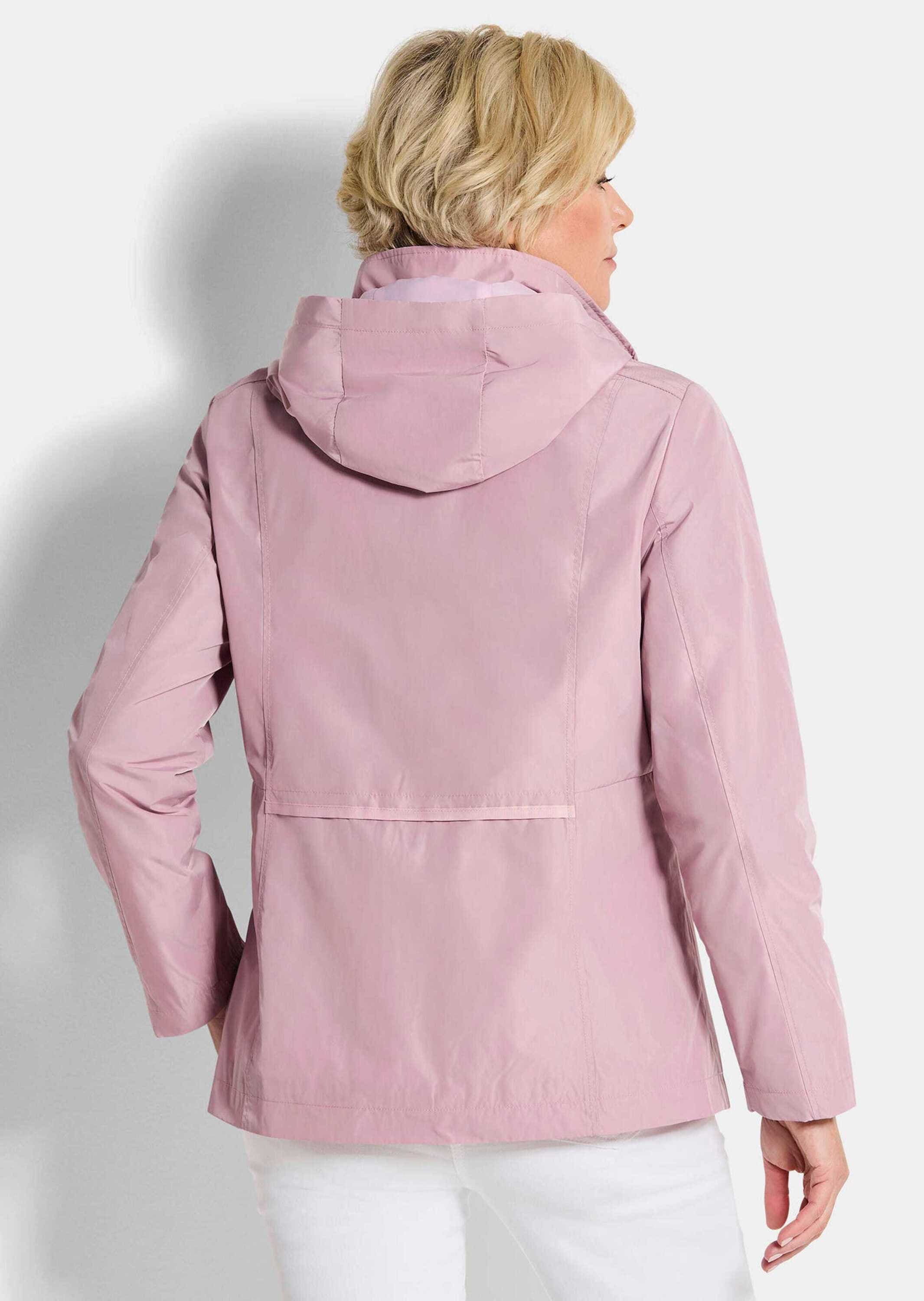 GOLDNER Kurzjacke »Kurzgröße Outdoor-Jacke mit Kapuze« Ziersteppungen an Schulter und verdeckter Leiste