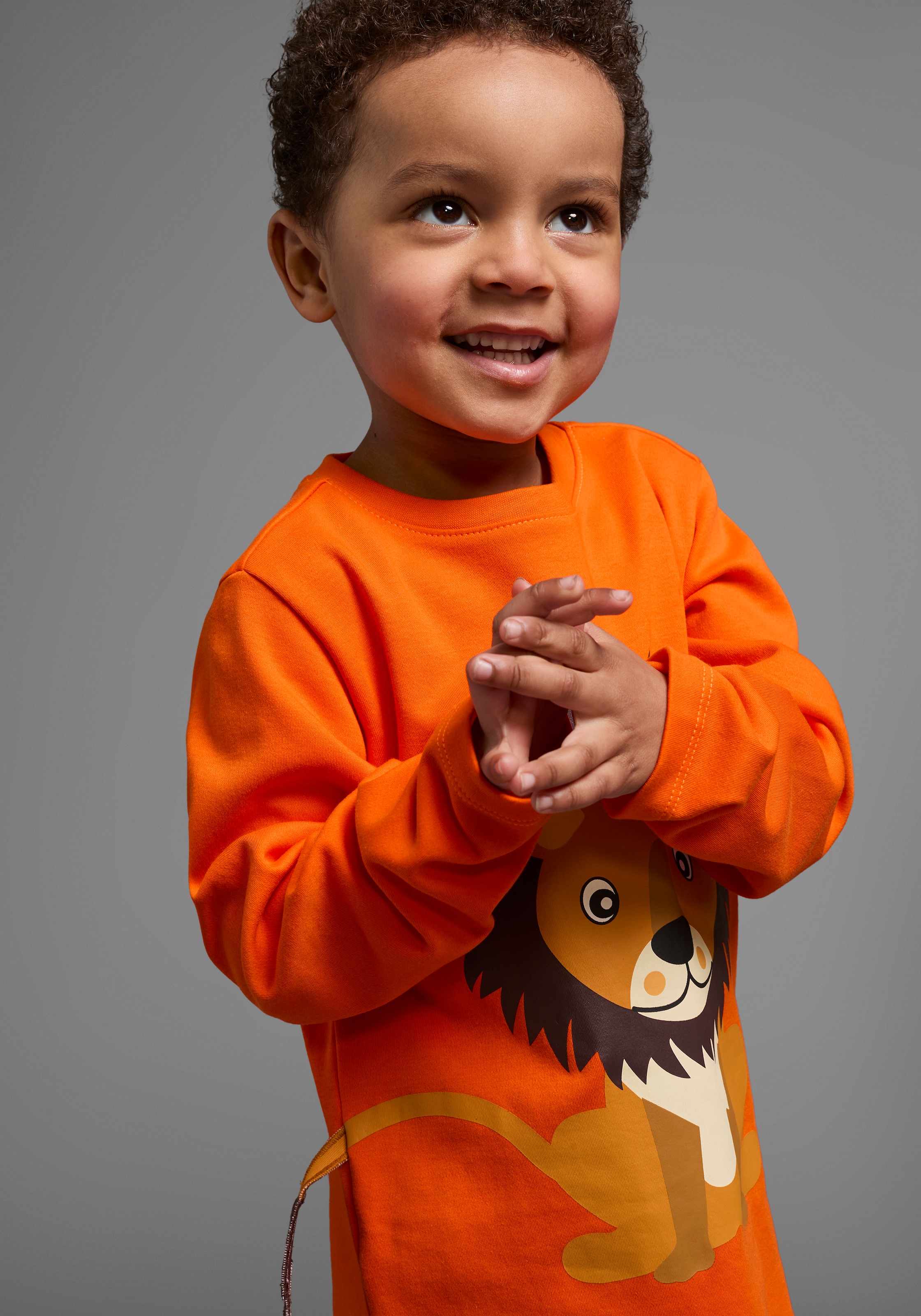 KIDSWORLD Shirt & Hose »2tlg. Set Langarmshirt+Hose«, mit Löwendruck