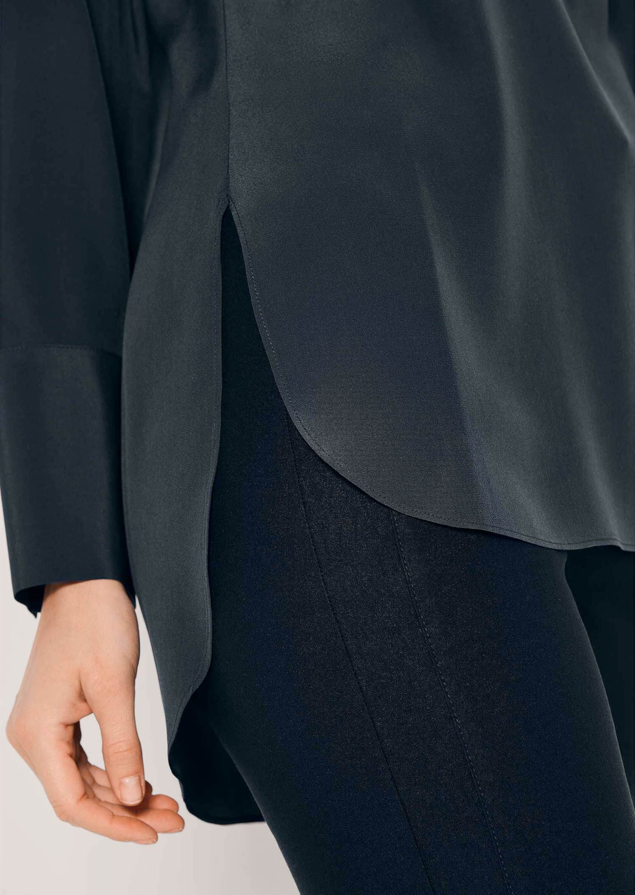 MADELEINE Hemdbluse »Bluse Lange Seidenbluse in kragenloser Form«