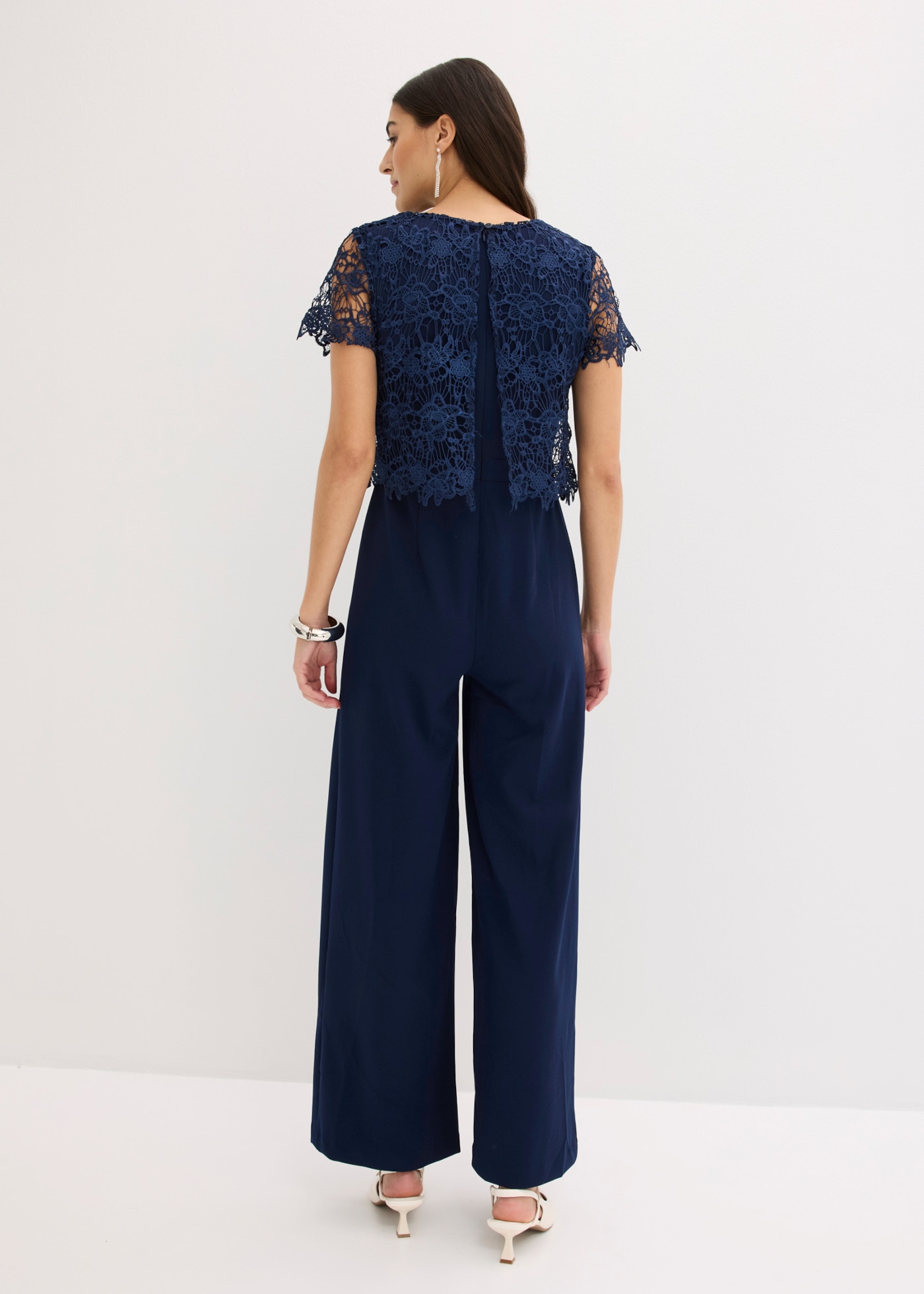 bonprix Jumpsuit mit kurzem Arm, figurumspielende Passform, weites Bein