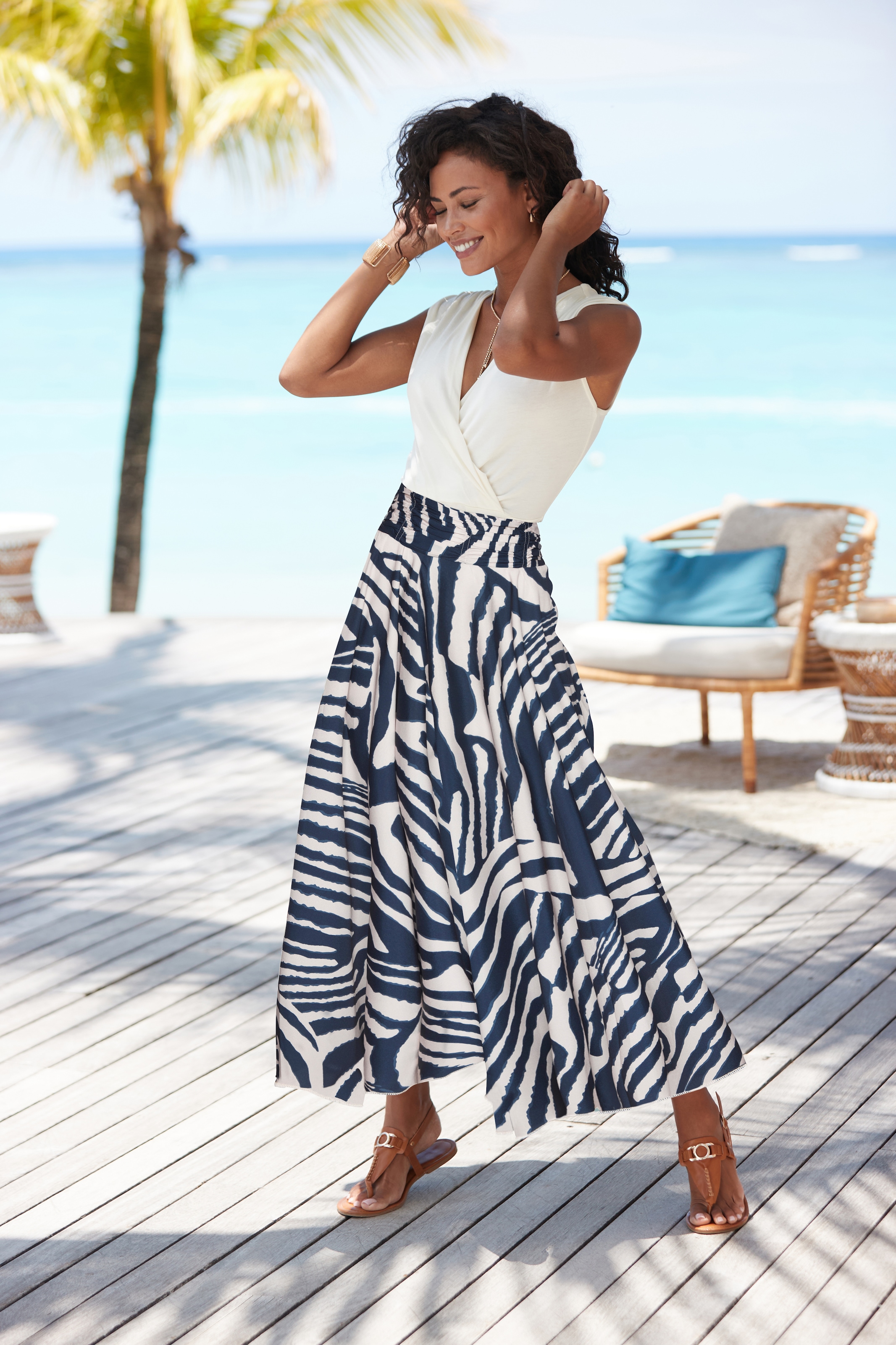 LASCANA Hosenrock mit Alloverdruck, Culotte, extraweites Bein