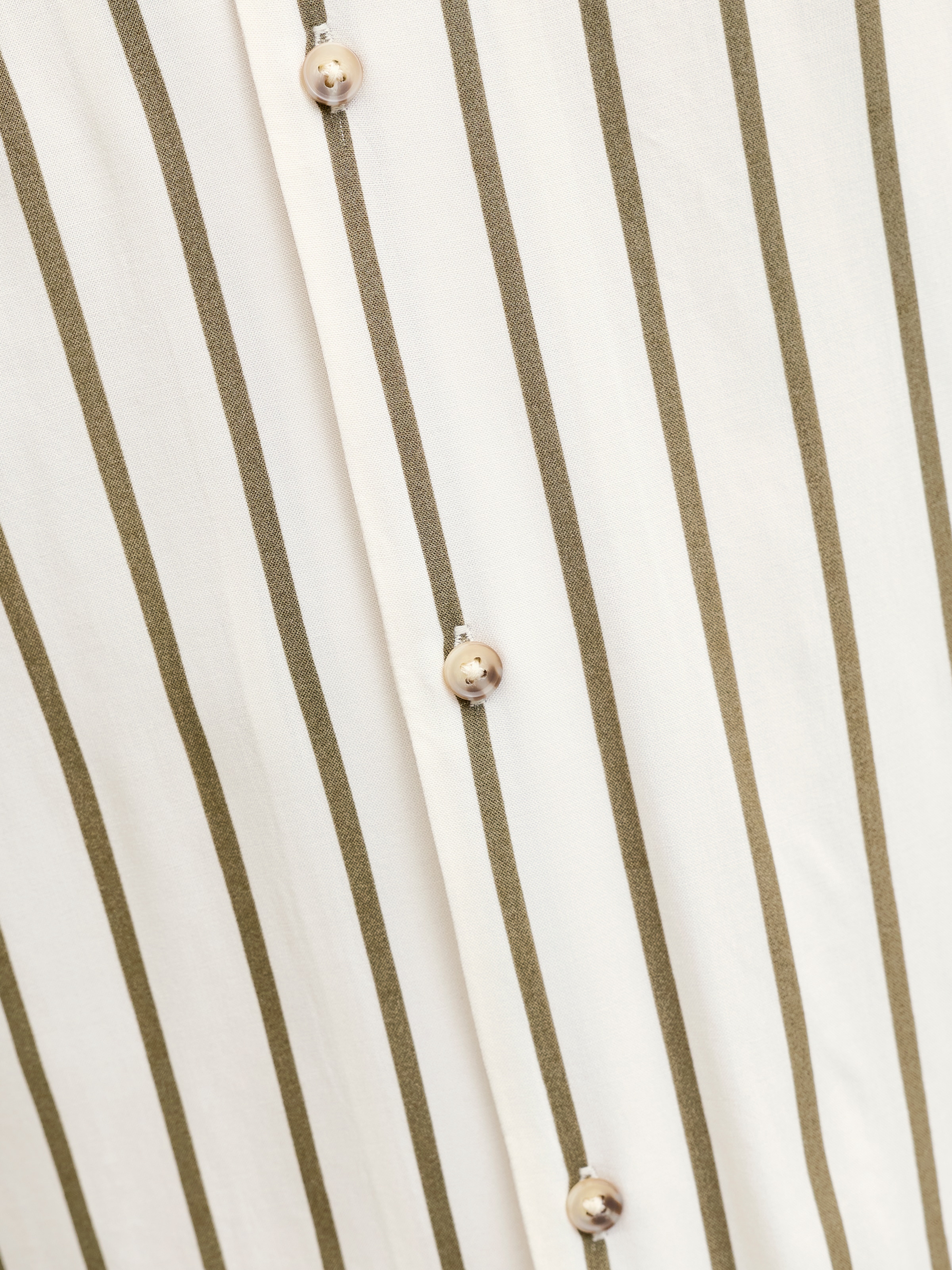 Jack & Jones Kurzarmhemd »JJEJEFF RESORT STRIPE SHIRT S/S SN« Viskose, loose fit