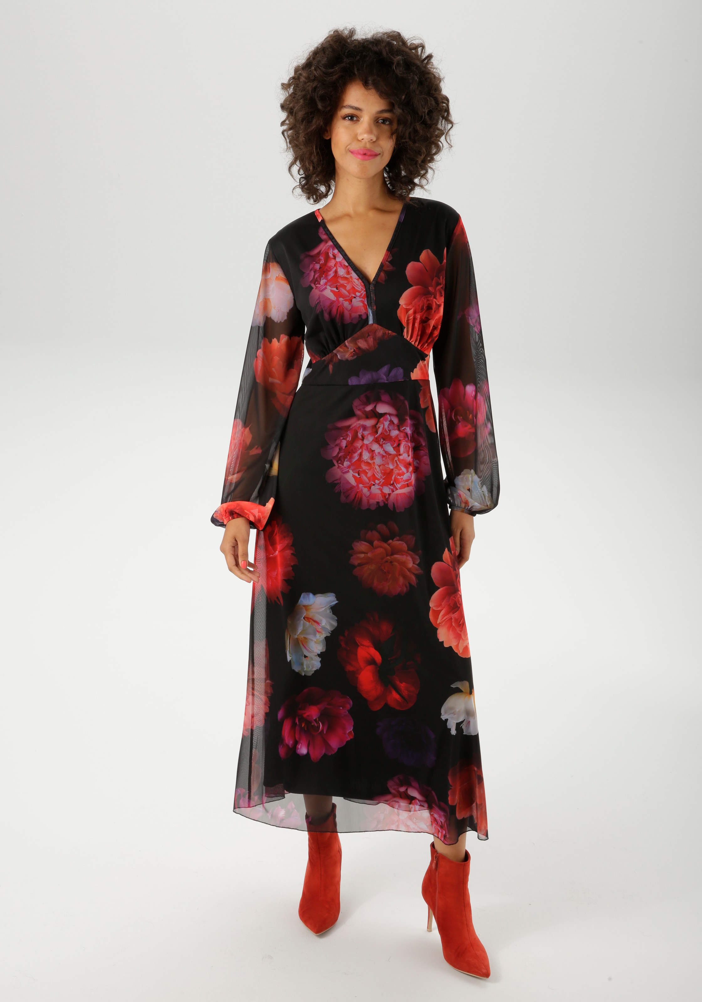 Aniston CASUAL Maxikleid, mit farbenfrohen, großflächigen Blüten bedruckt - NEUE KOLLEKTION