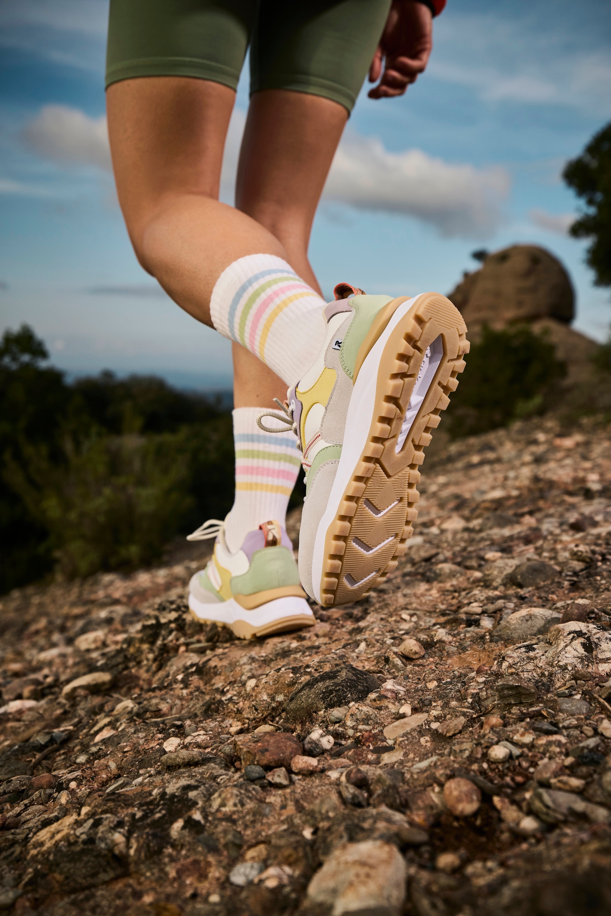 RIEKER Sport Keilsneaker »Bel Air«, Freizeitschuh, Halbschuh, Schnürschuh mit herausnehmbarem Fußbett
