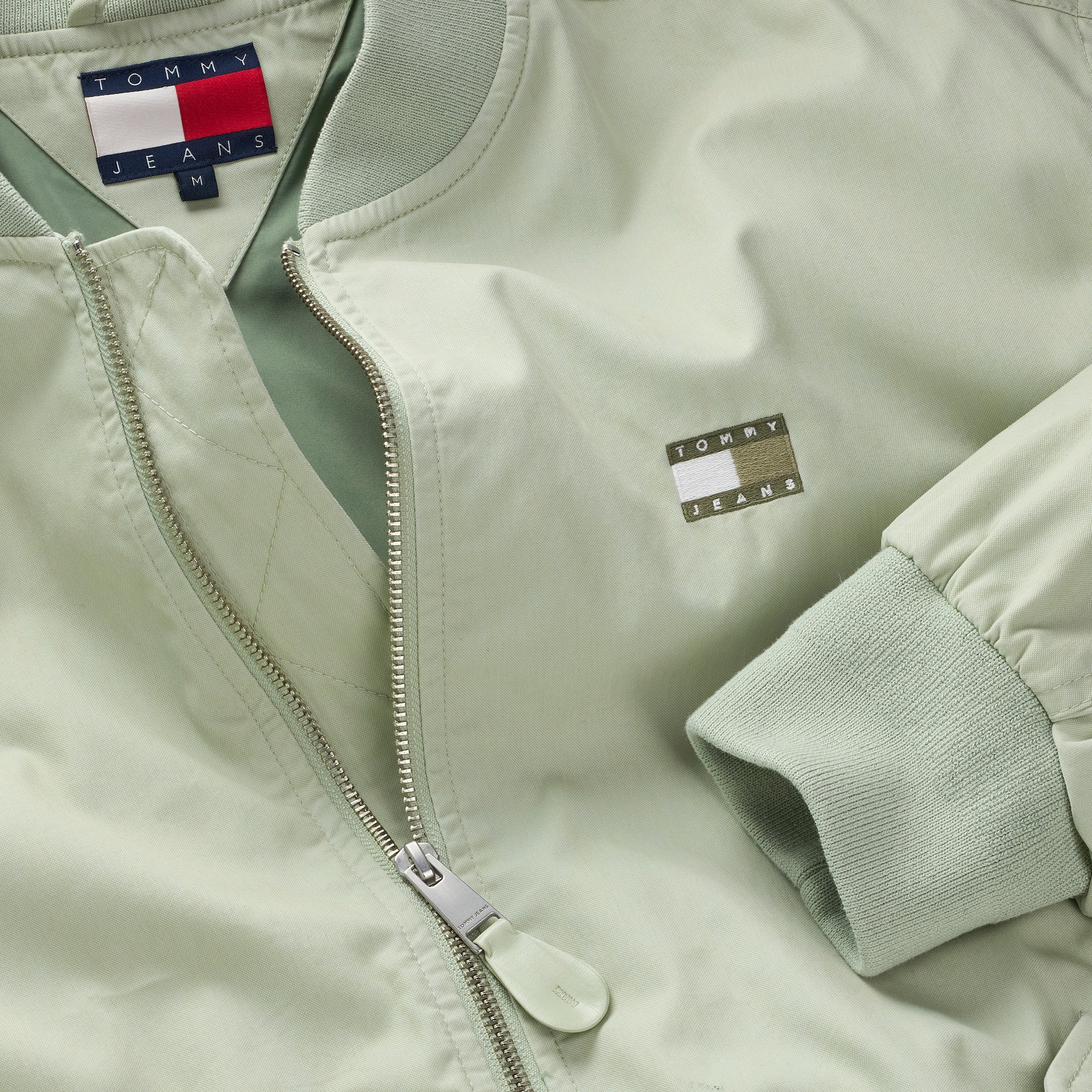Tommy Jeans Bomberjacke »TJM COTTON BOMBER JACKET«, ohne Kapuze, Mit Rundhalsausschnitt