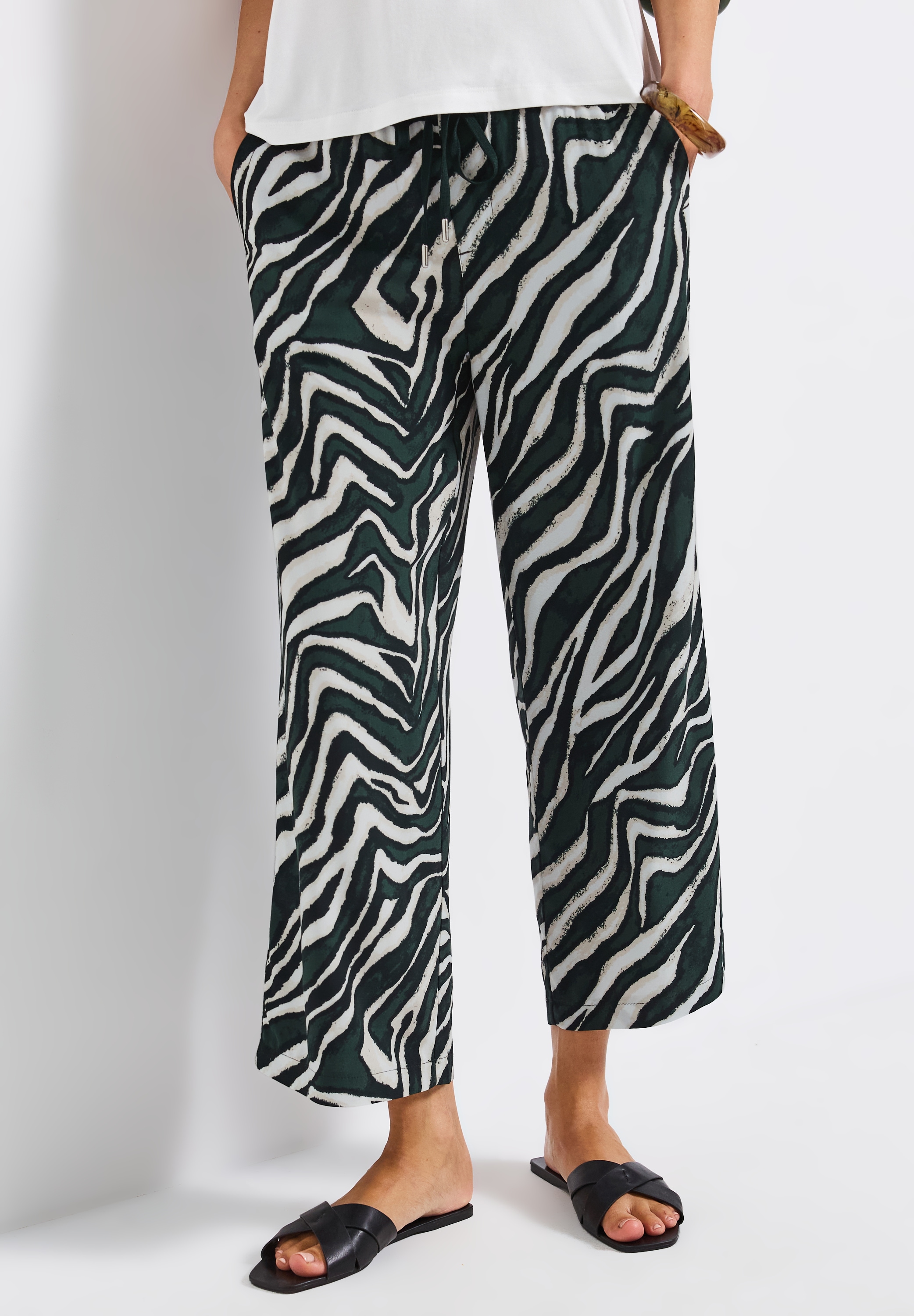 STREET ONE Stoffhose »Style Emee«, Sommerhose mit elastischem Bund und Tunnelzug, mit grafischem Muster