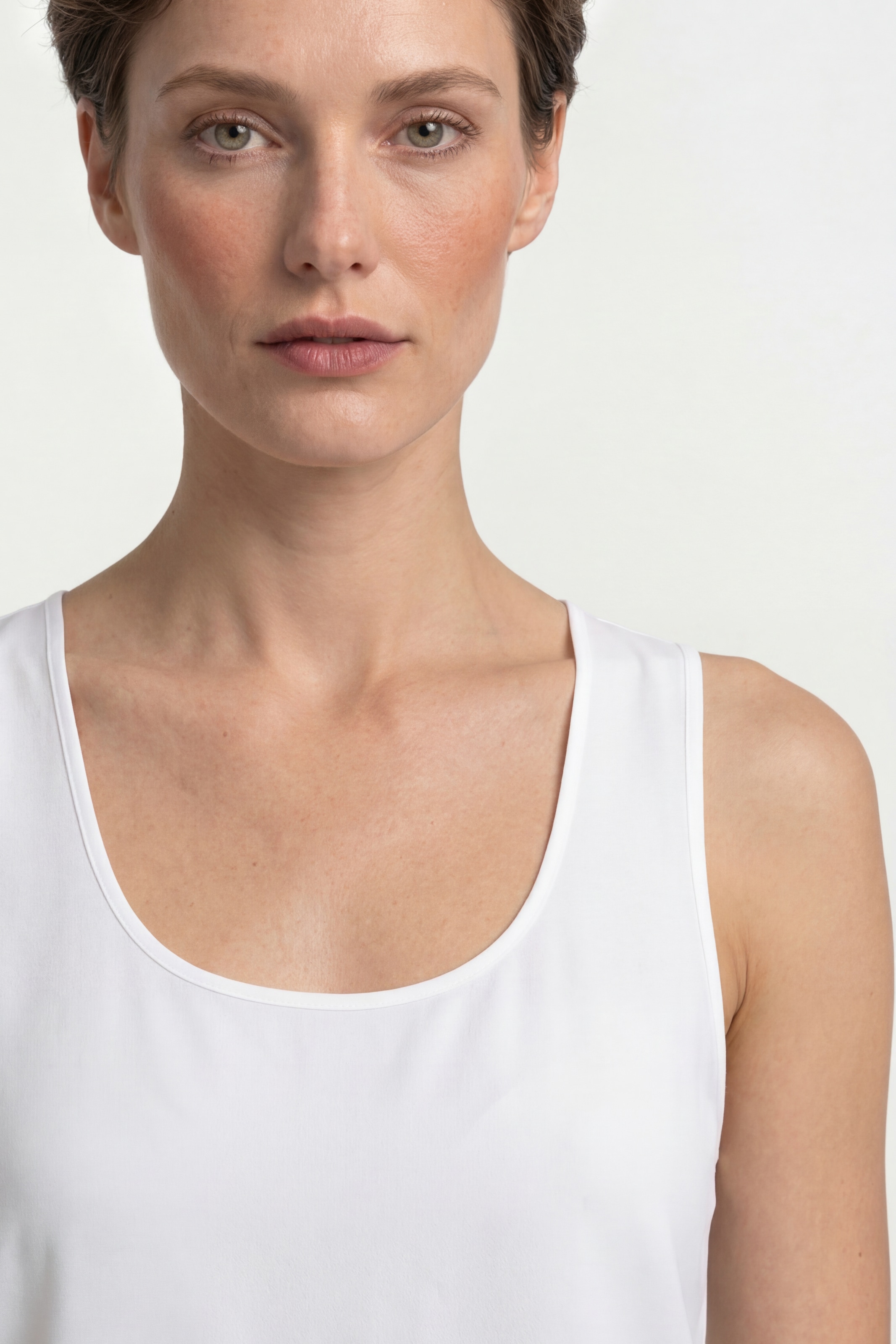 RICHROYAL Shirttop mit Spitzenbesatz am Saum, edle Satin-Optik