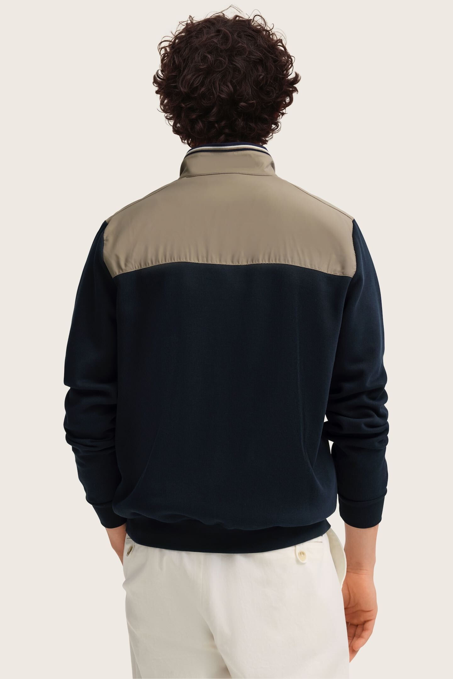 bugatti Sweatjacke »Modern Fit« mit Reißverschluss und Stehkragen