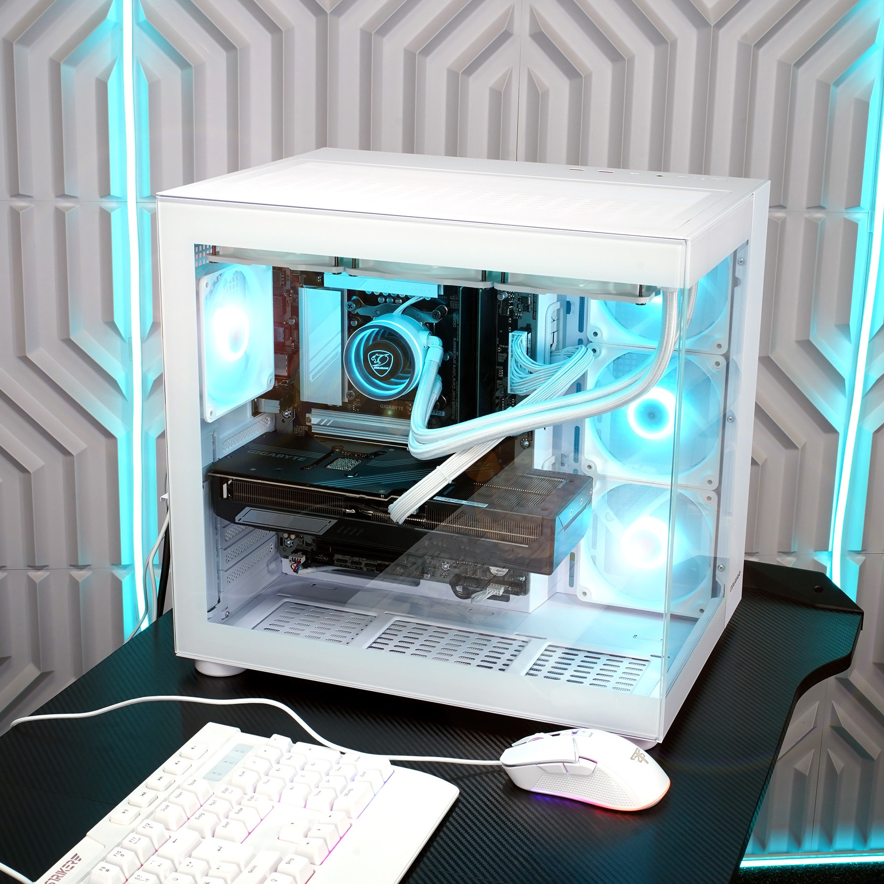 Cougar Gaming-PC »FV150 WT 7959 AMD Ryzen 5 9600X 32GB DDR5 1TB SSD RX 9070« Windows 11, DDR5 RAM, Wasserkühlung