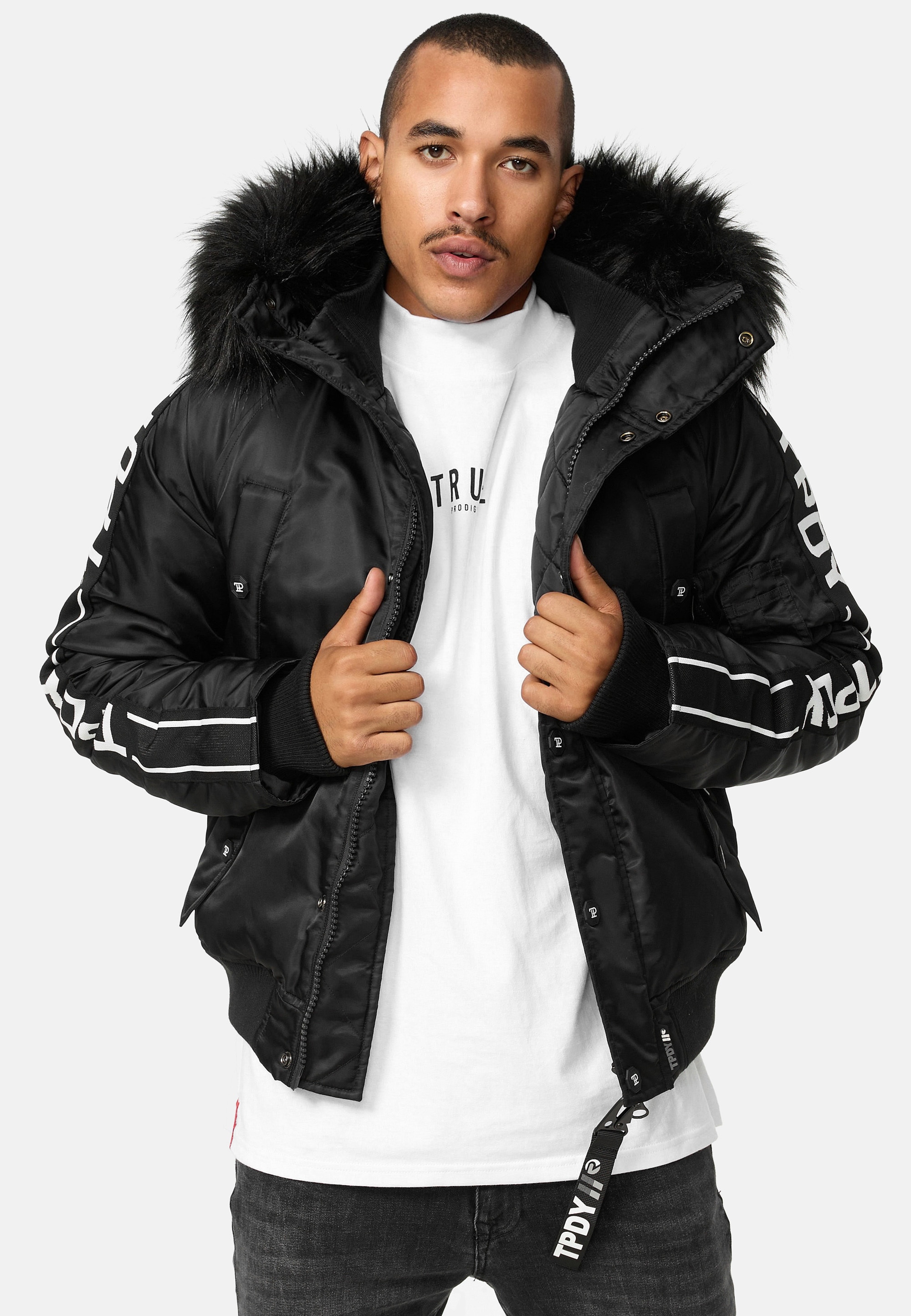 trueprodigy Bomberjacke »Jonathan Kapuze mit Fellimitat Applikation« mit Kapuze