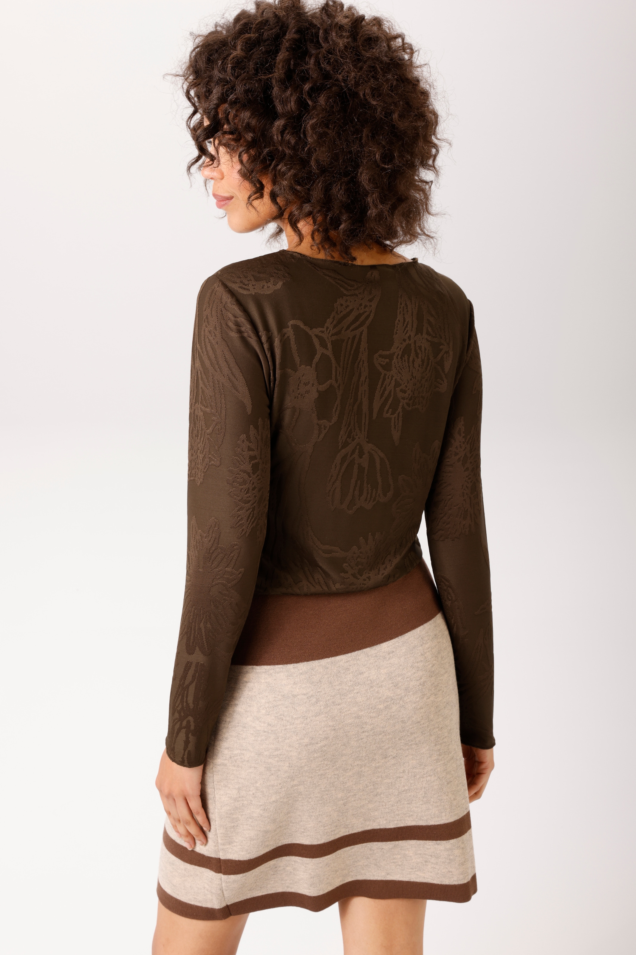 Aniston CASUAL Langarmshirt mit grafischen Blumenmuster - jedes Teil ein Unikat - NEUE KOLLEKTION