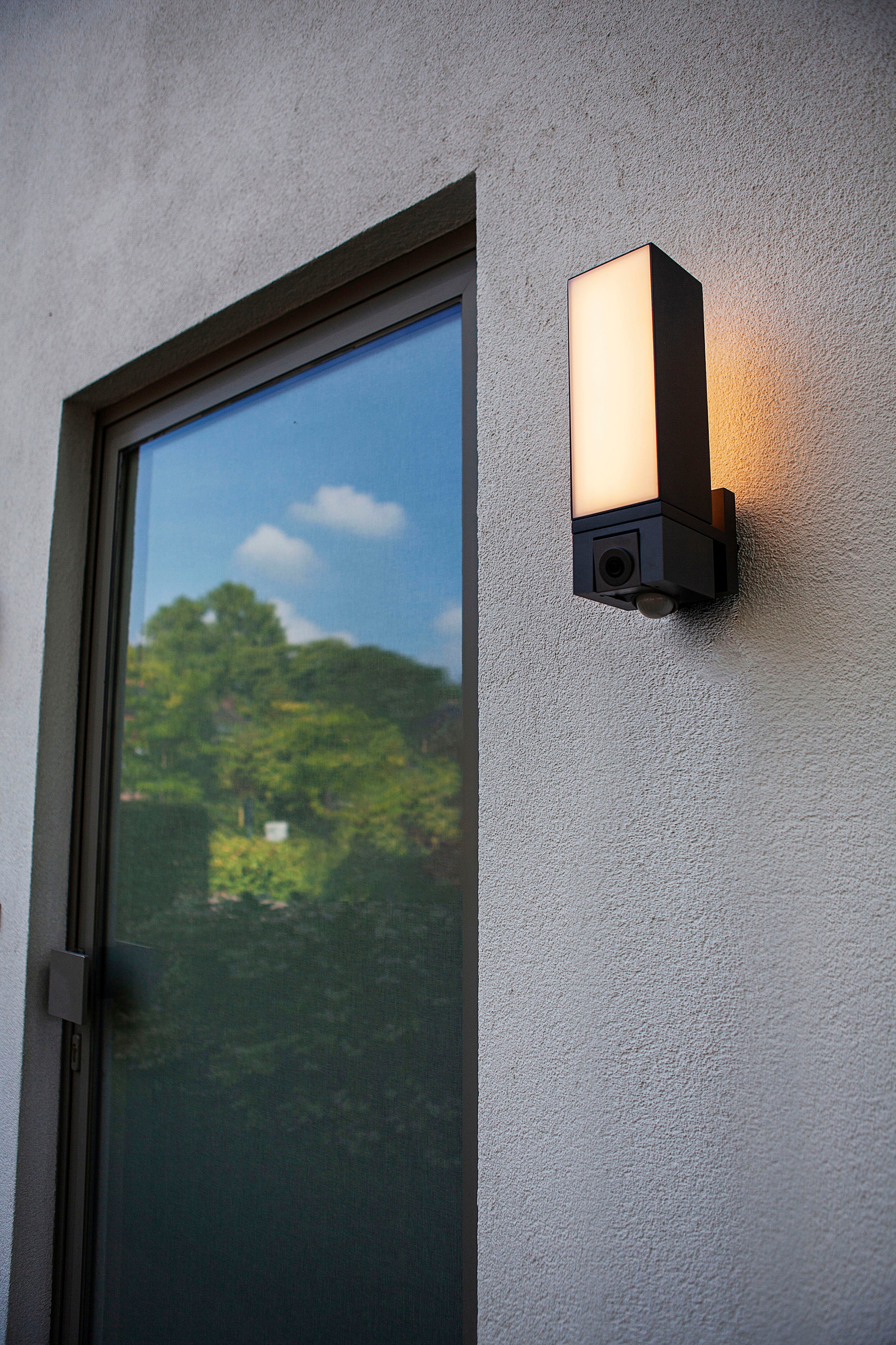 LUTEC Smarte LED-Leuchte »CUBA«, Leuchtmittel LED-Modul | LED fest integriert, Smart-Home Kameraleuchte