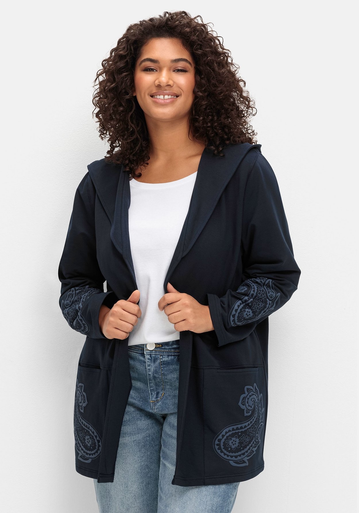 Sweatjacke »Leichte Kapuzensweatjacke mit Paisleydruck«, mit Paisleydruck