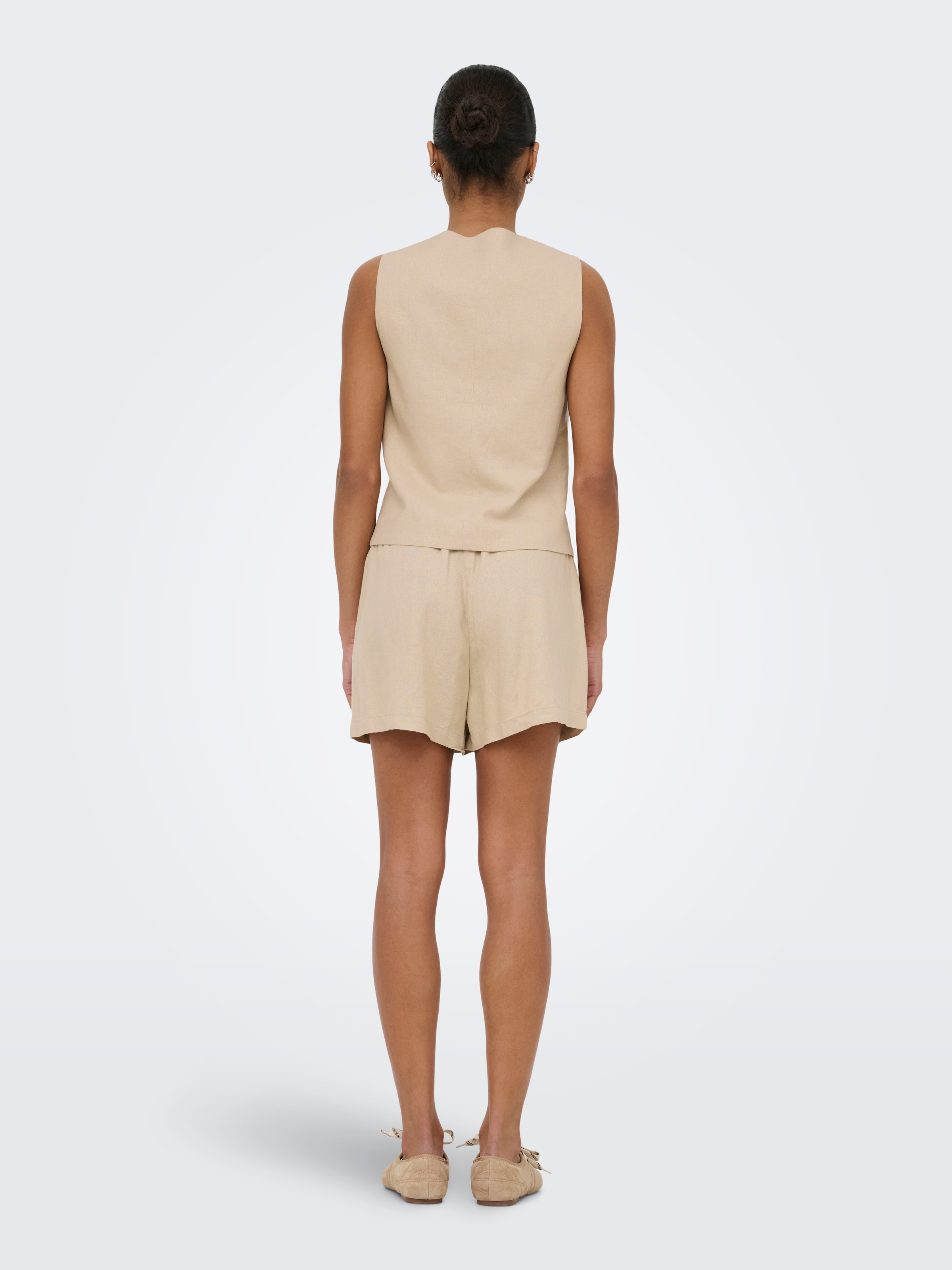 ONLY Shorts »ONLGOA MW LIN BL PULL-UP SHORTS CC PNT«  mit Leinen