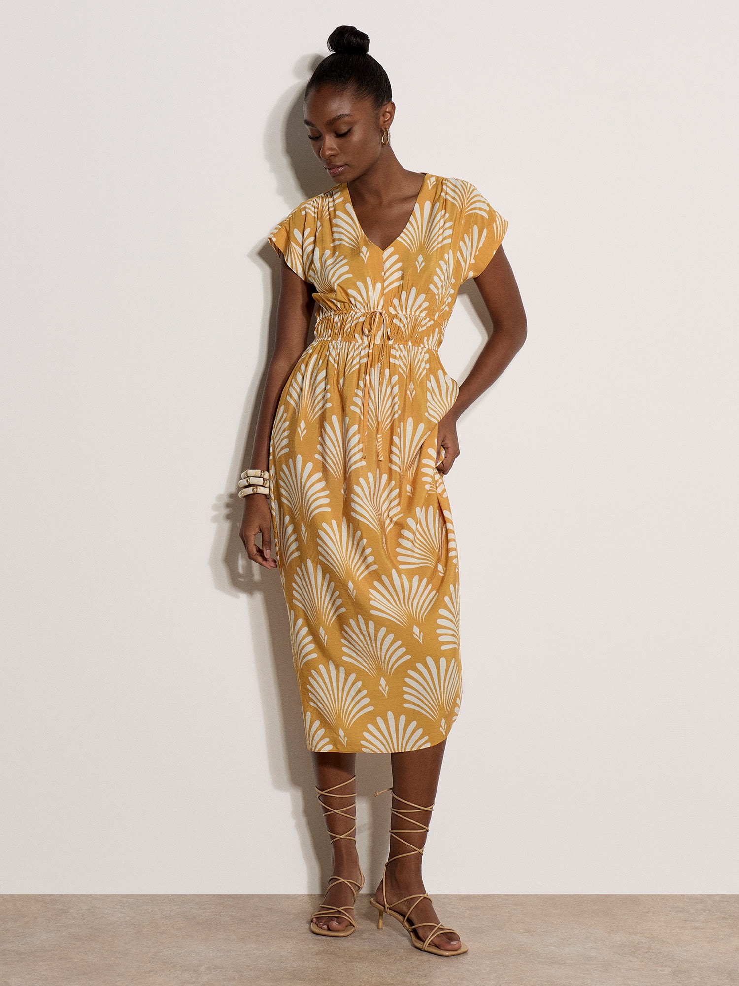 Apricot Midikleid »Midaxi-Kleid mit Fächerprint« mit Bindeband