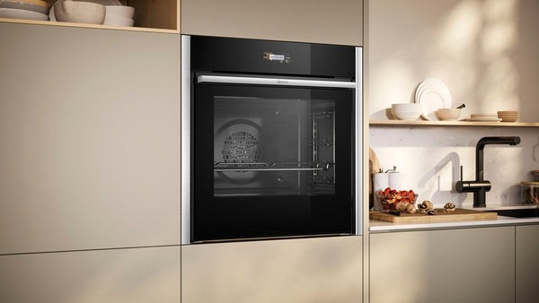NEFF Einbaubackofen N 70 »B54CR71N0«, mit Teleskopauszug nachrüstbar, Hydrolyse, voll versenkbare Ofentür dank Slide & Hide®, AirFry-Funktion