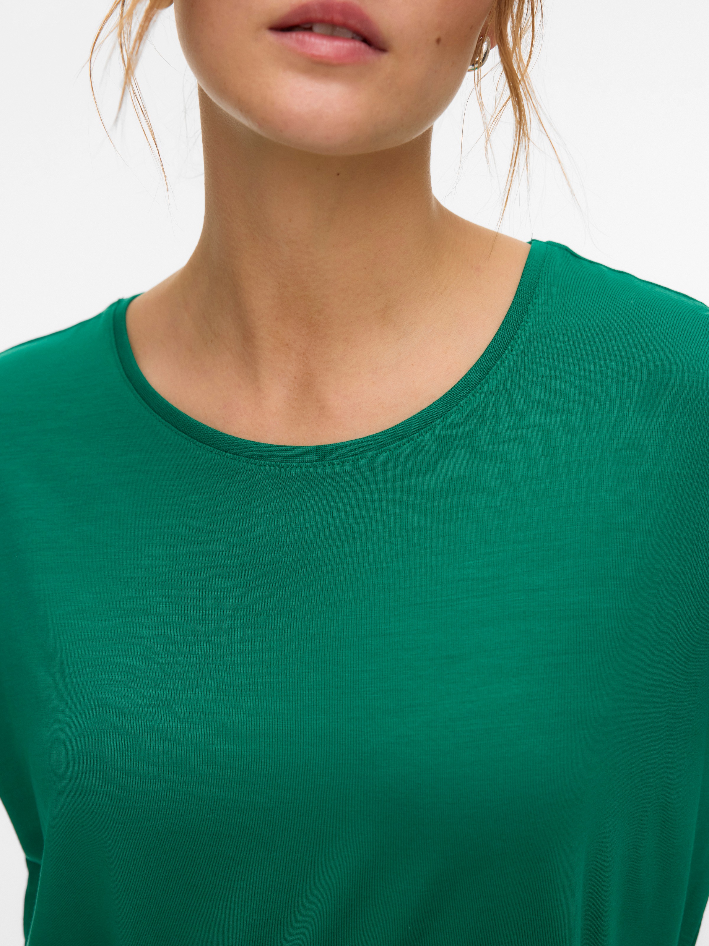 Vero Moda Rundhalsshirt »VMAVA PLAIN SS TOP GAJRS NOOS« Materialmix, regular fit