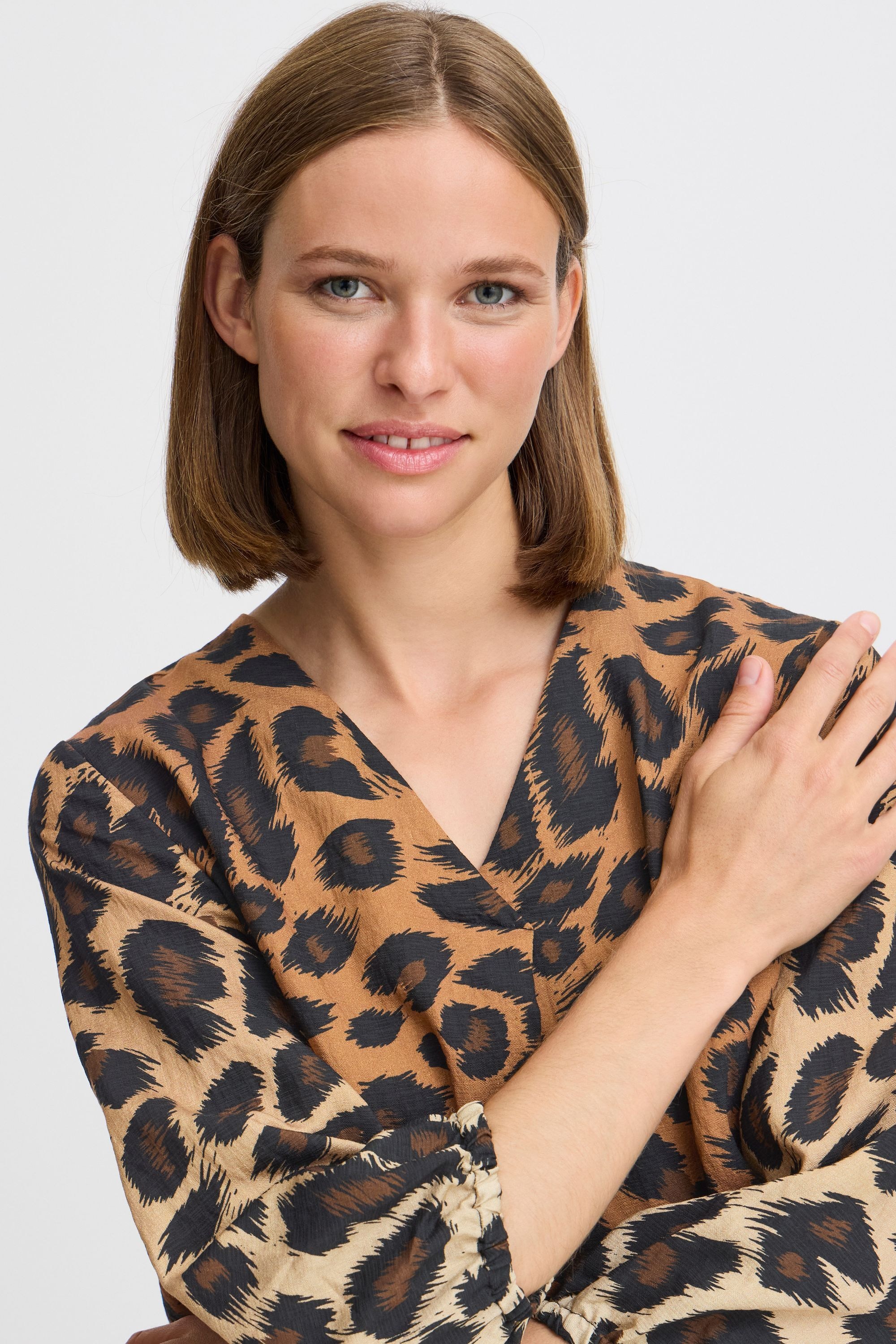 b.young Tunika »Kurzarmbluse BYHINVA LEOPARD BLOUSE -«