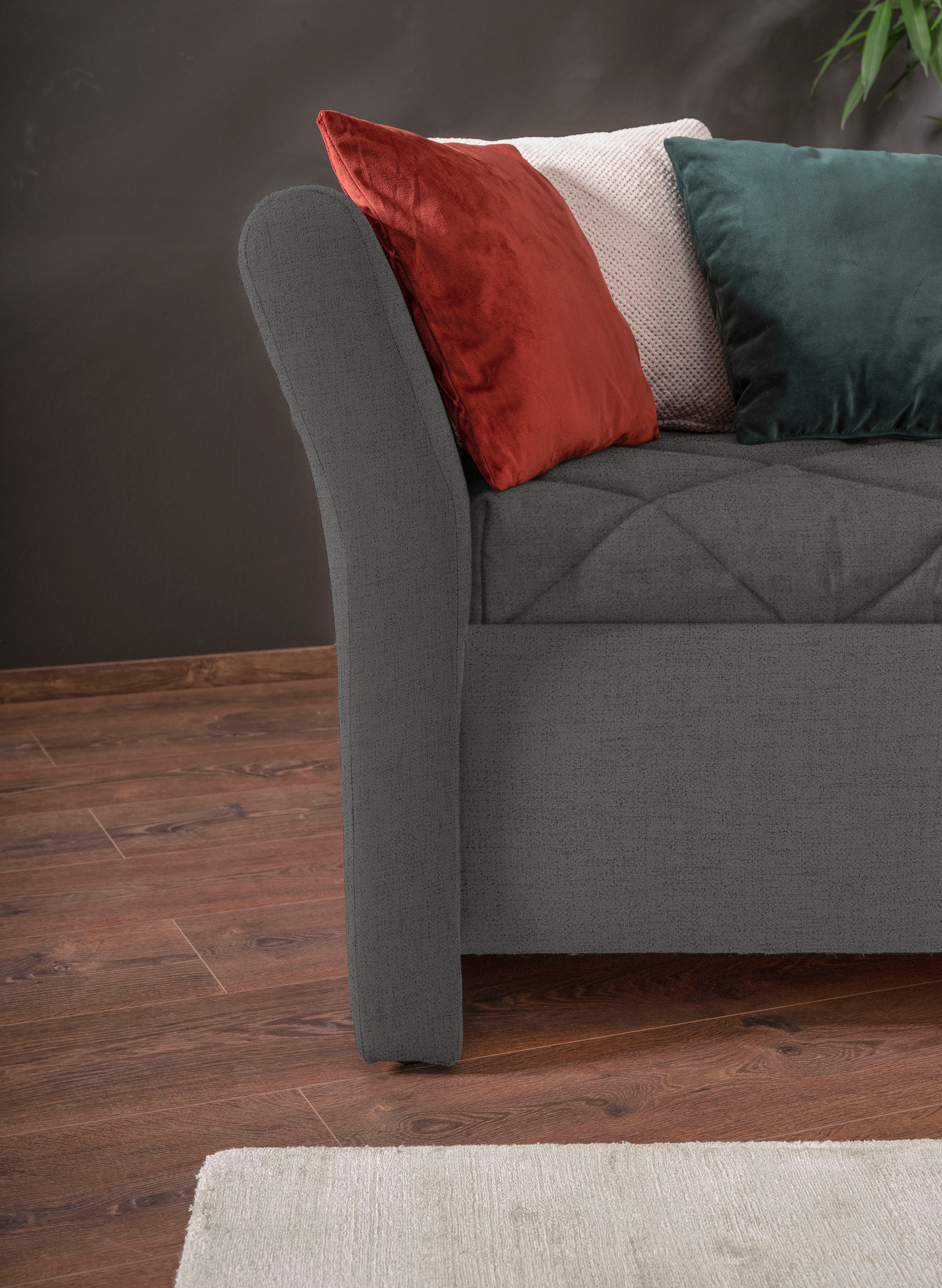 alina Schlafsofa »Lindsay«, Bettkasten, Zierkissen-Set aus: 2 Stk. 40x40cm, 1 Stk. 30x30cm