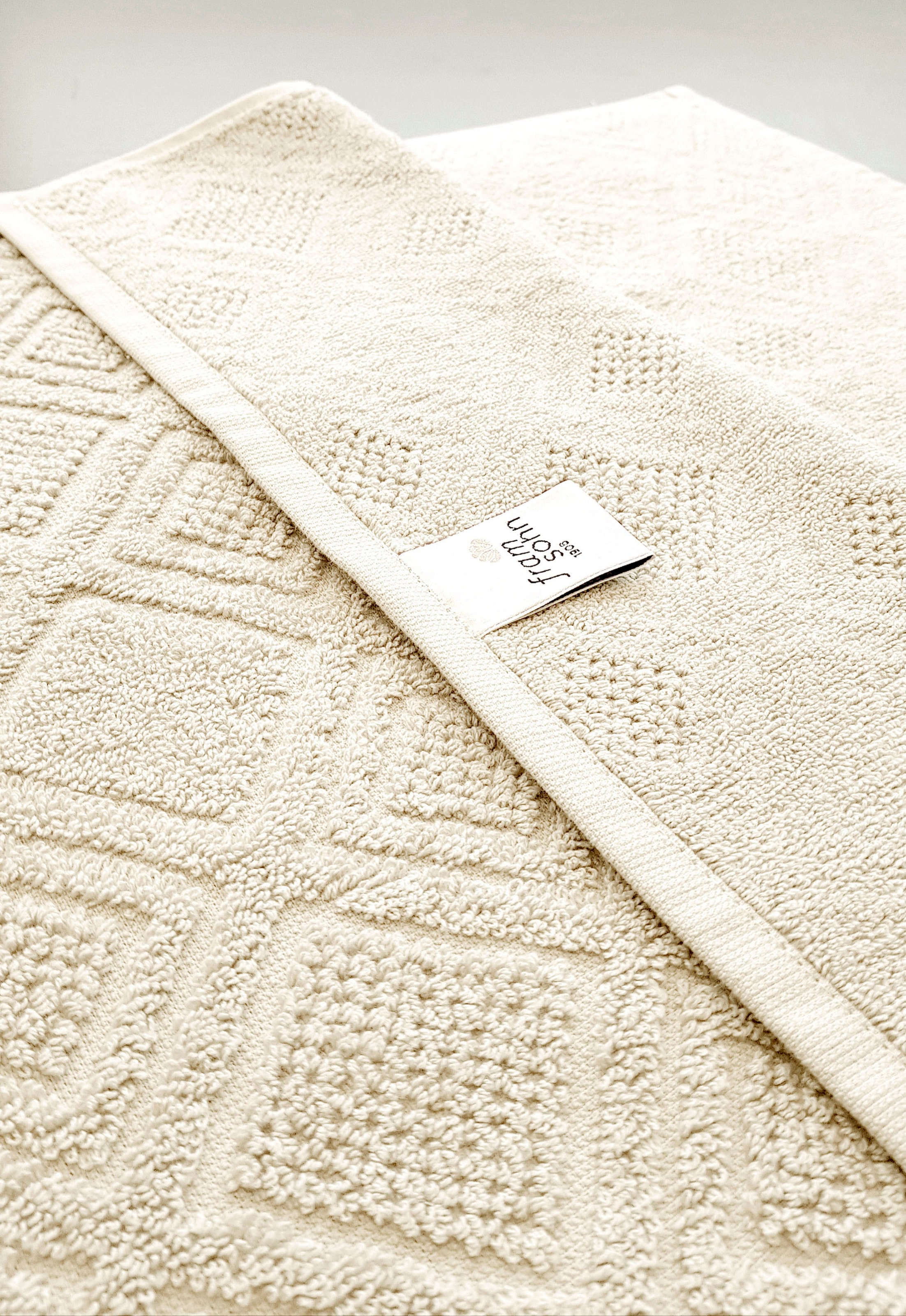 framsohn frottier Badetuch »Mosaik Duschtuch« gemustert, fein gewalkter Feinzwirn, hergestellt in Österreich