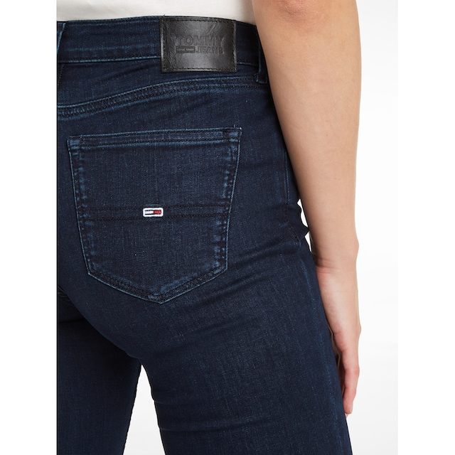 Jeans bestellen OTTO Tommy SKNY«, »NORA bei online MR Logo-Badge Skinny-fit-Jeans & mit Jeans Stickereien Tommy