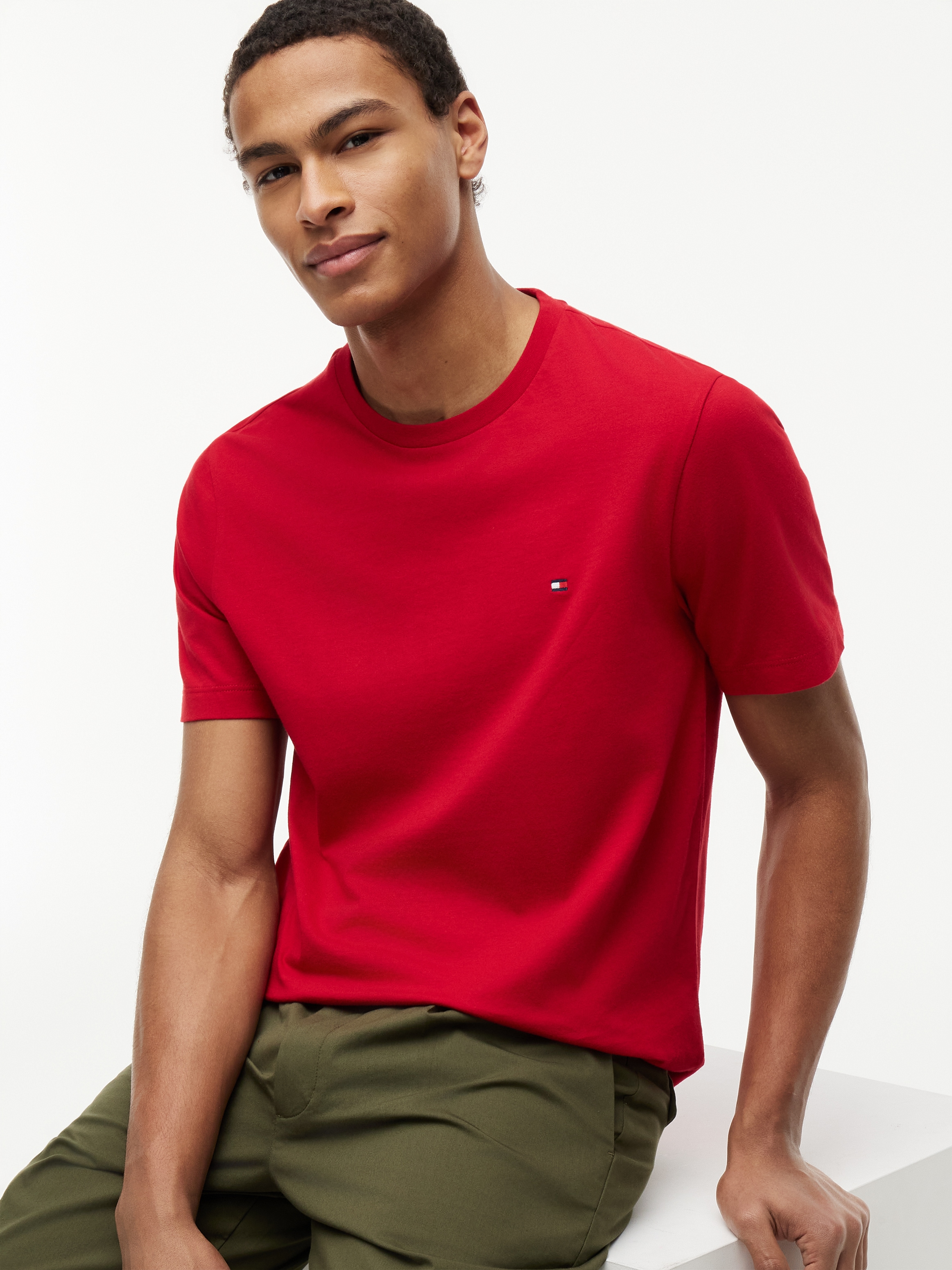 Tommy Hilfiger T-Shirt »ESSENTIAL REGULAR FIT SOLID  mit Stickerei« unifarben, casual, Baumwolle, Rundhals