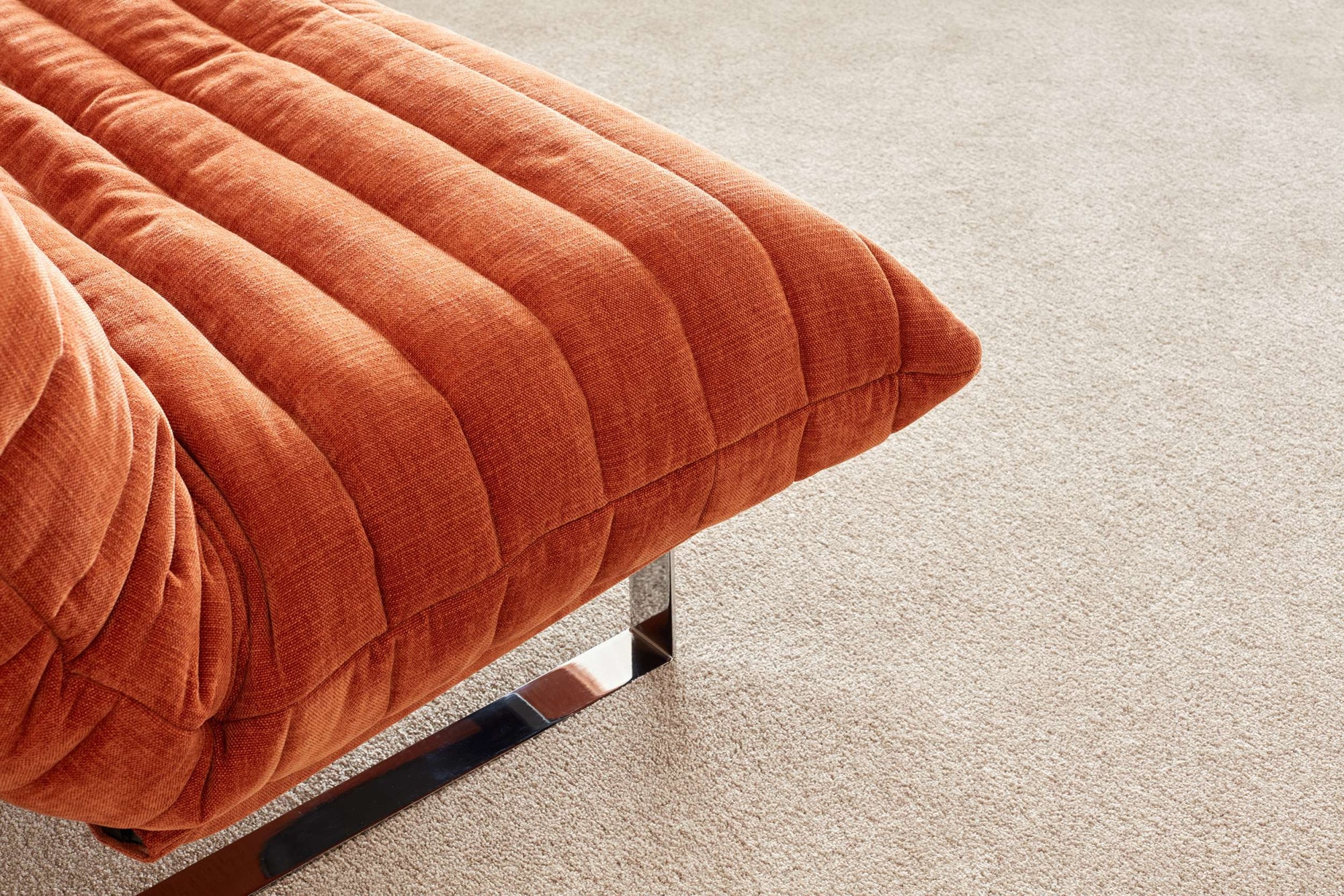 INNOVATION LIVING ™ Loungesofa »Minimum Quiltus L-Shaped Schlafsofa mit Daybettfunktion« Vierstufige Kopferhöhung und zwei Rückenpositionen für Komfort