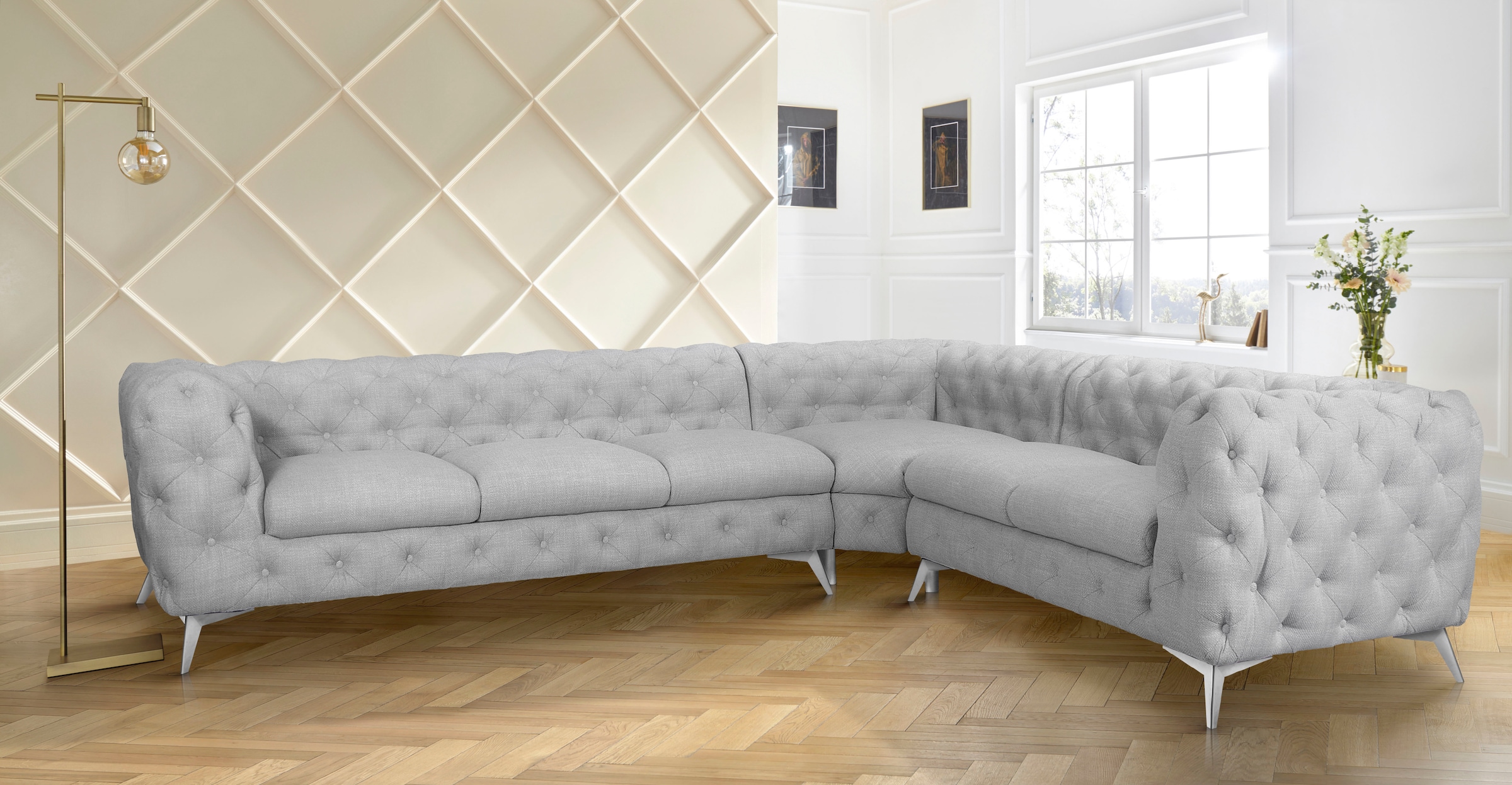 Leonique Chesterfield-Sofa »Ecksofa GLYNIS L-Form mit Wellenunterfederung, Maße B/T/H 323/264/75cm«, aufwändige Knopfheftung, moderne Chesterfield Optik, Fußfarbe wählbar