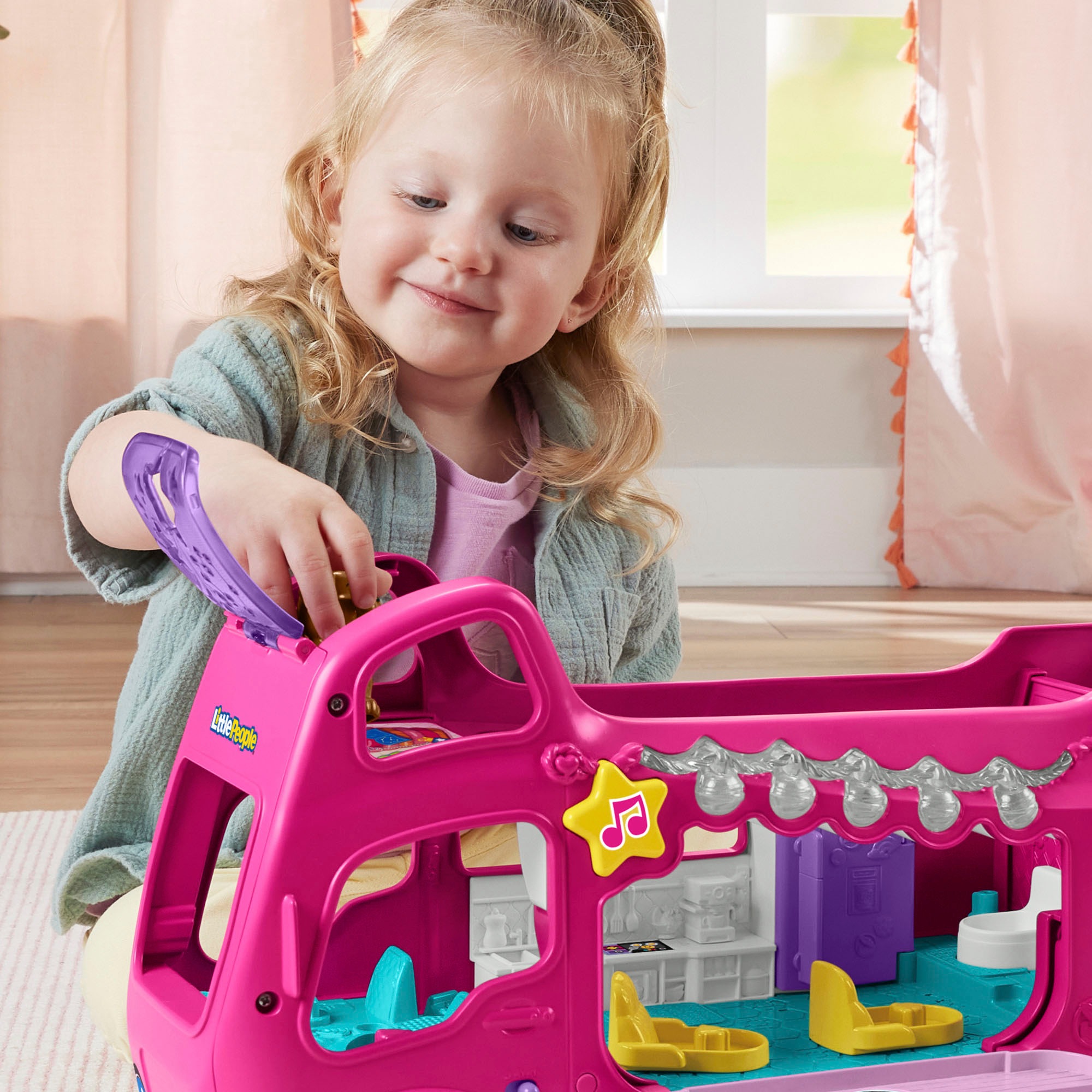 Fisher-Price® Spielzeug-Auto »Little People Barbie Little Dreamcamper Wohnmobil-Spielset«, mit Licht und Sound