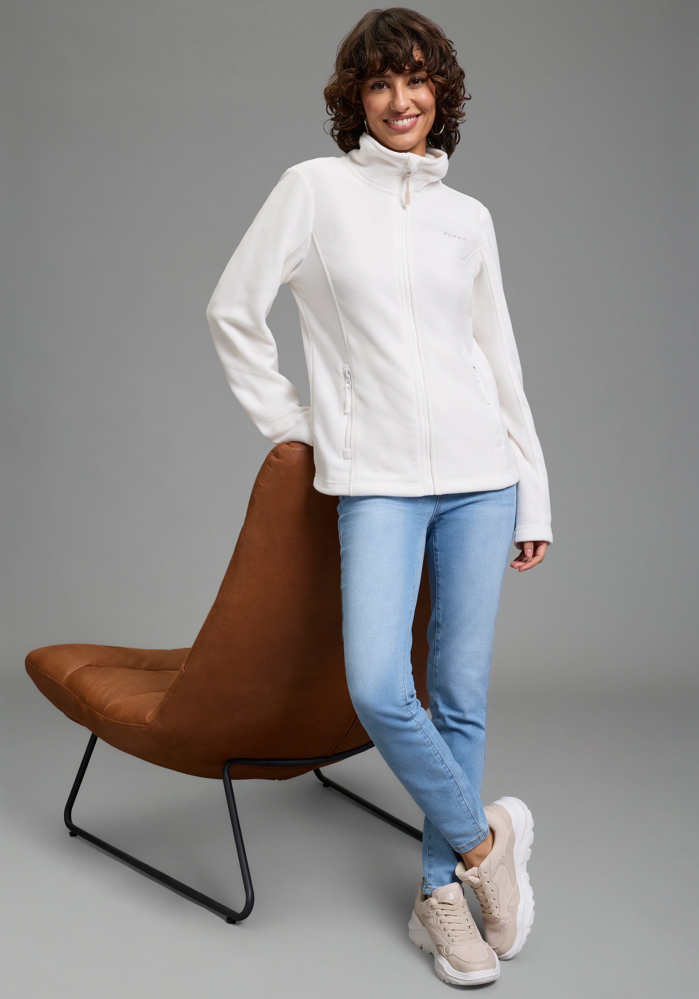 Ocean Sportswear Fleecejacke aus weichem Fleece-Material, unifarben, mit Logostickerei