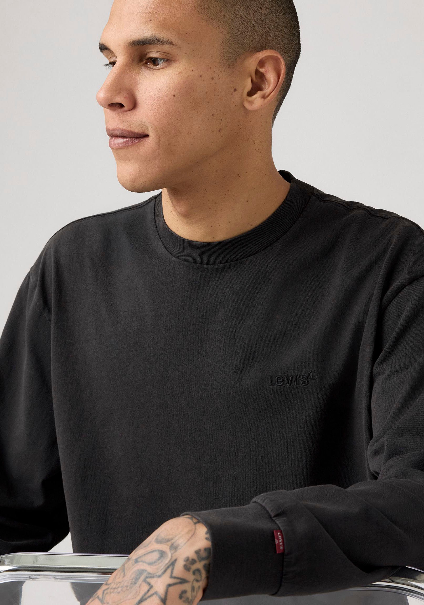 Levi's® Langarmshirt GARMENT- Färbung