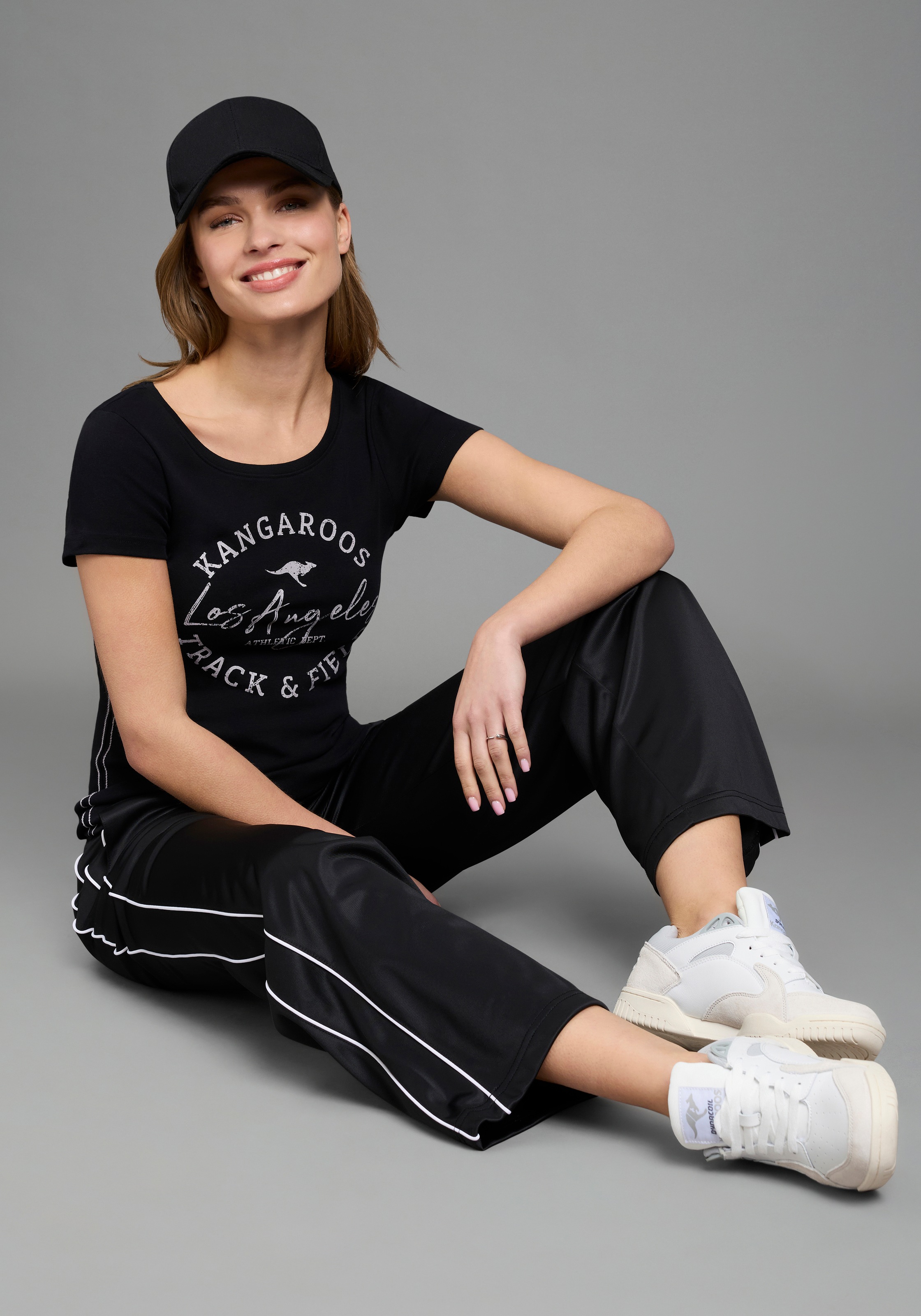 KangaROOS Print-Shirt sehr figurbetonter Schnitt,  Print,  Rundhalsausschnitt