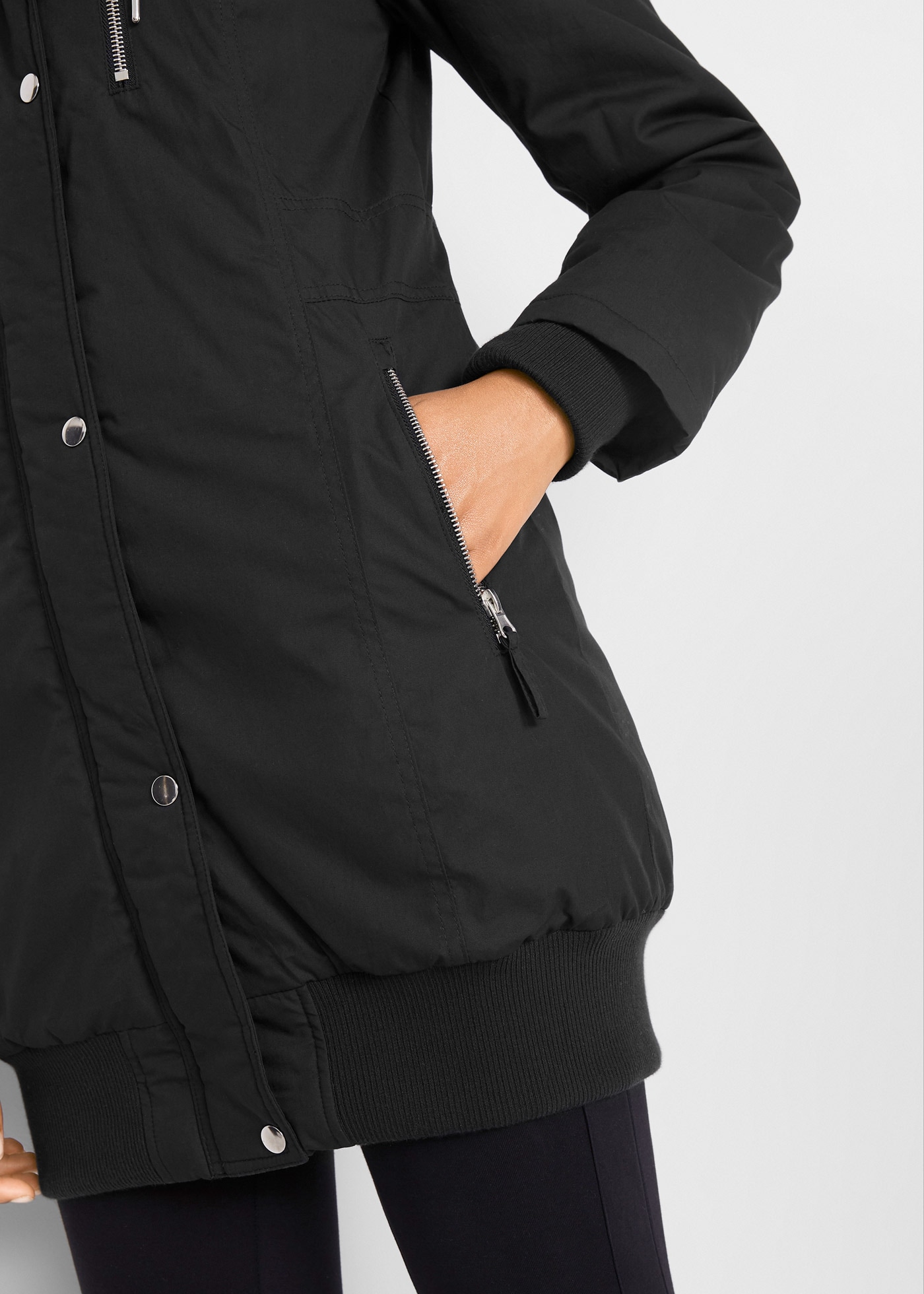 bonprix Langjacke »Longjacke mit Kapuze, wattiert« mit Kapuze aus Baumwolle, Slim fit, mit Kapuze, mit Reißverschlusstaschen