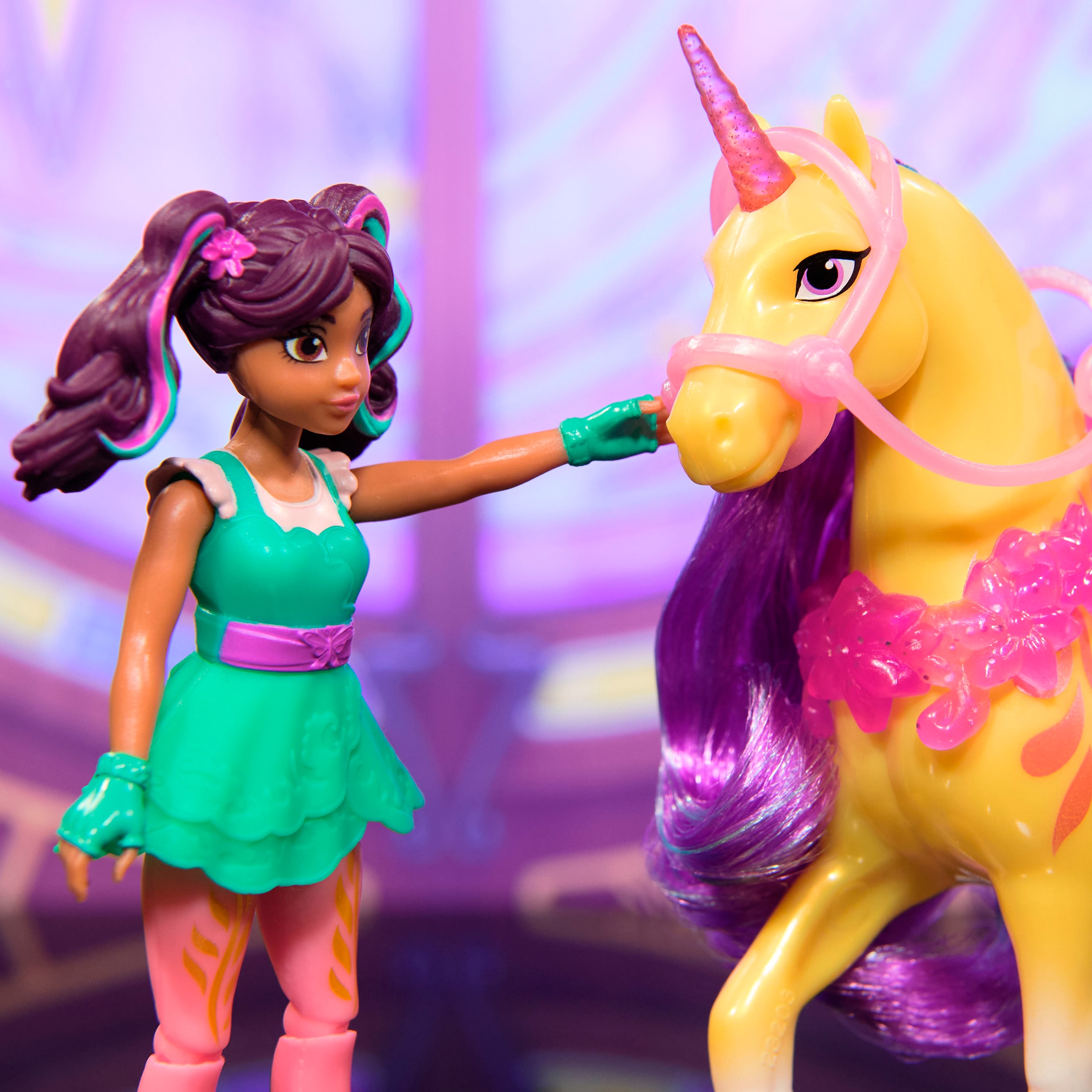 Spin Master Anziehpuppe »Unicorn Academy - Ava & Einhorn Leaf« mit echter Mähne