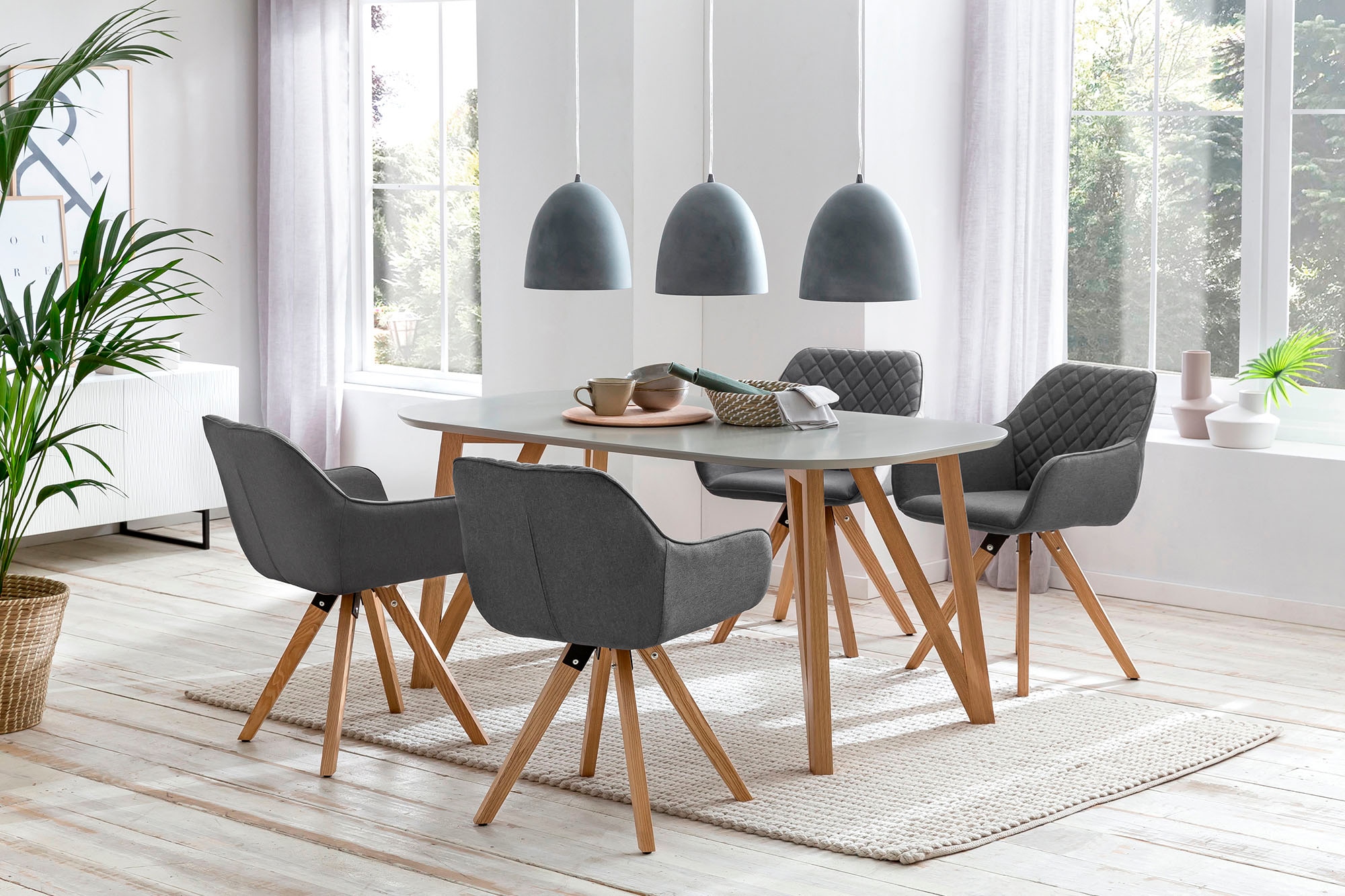SalesFever Essgruppe "Växjö - Elegant gestaltete Sitzgruppe" Set, 5 Stk. tlg. bestehend aus 4 modernen Polsterstühlen und einem 180 cm breiten