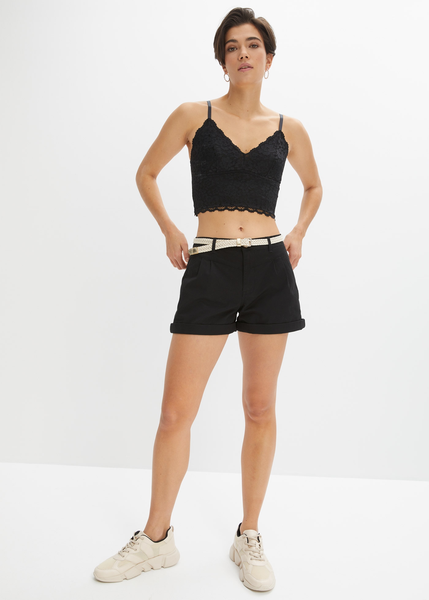 bonprix Shorts  aus Baumwolle und Elasthan, Regular Fit, mit umgeschlagenem Saum