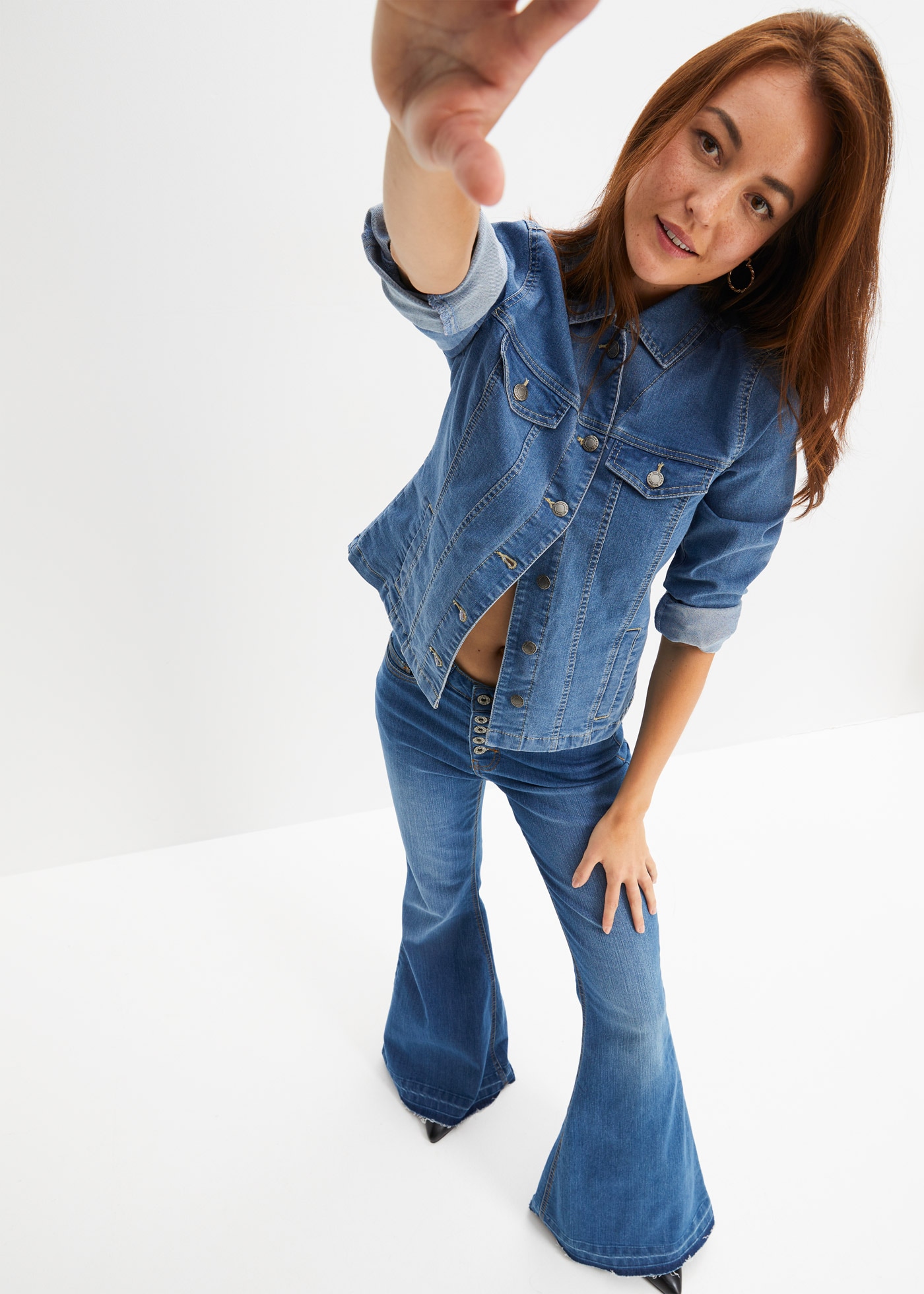 bonprix Jeansjacke bequeme Passform, mit Brust- und Eingriffstaschen