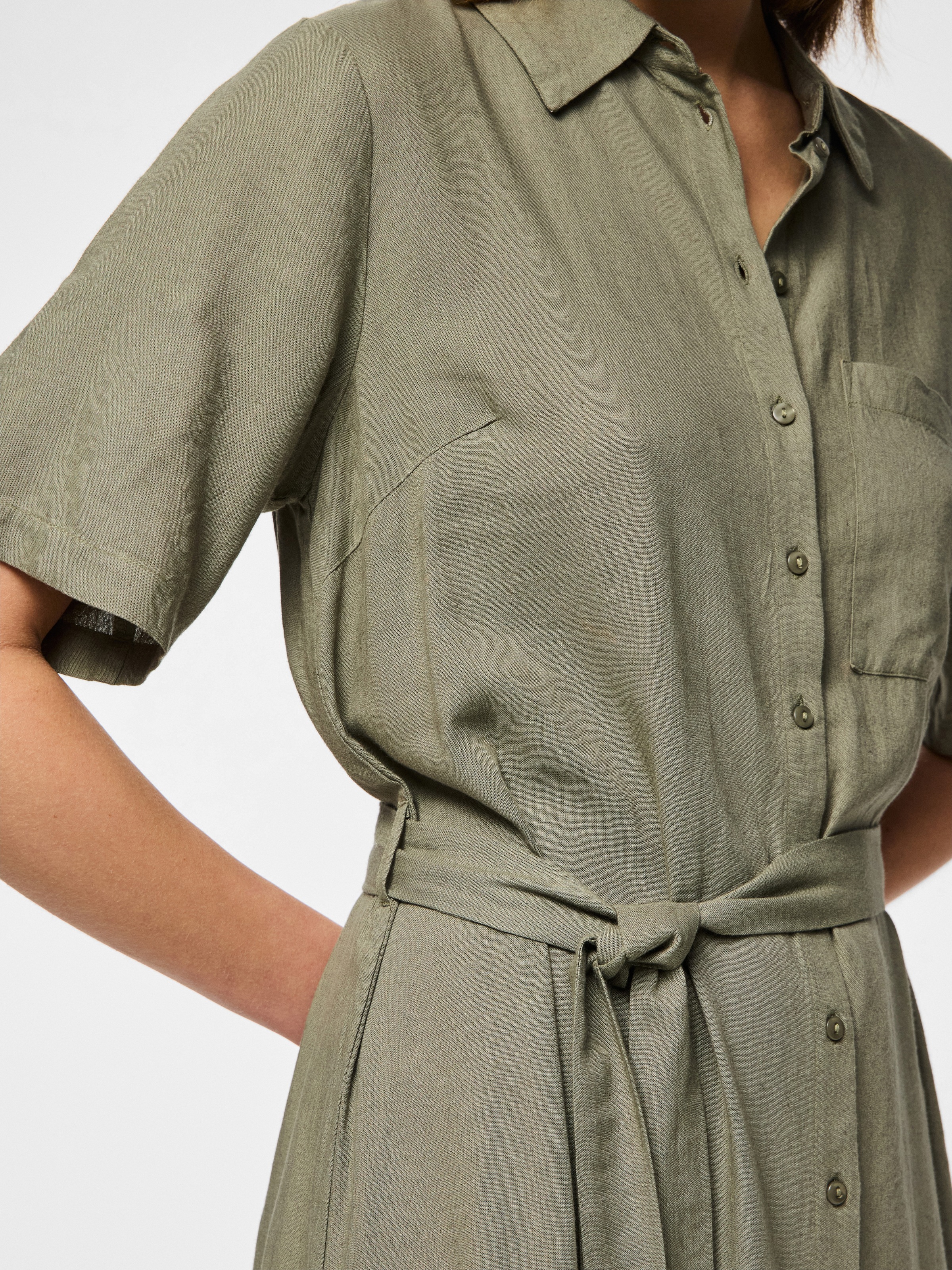 pieces Hemdblusenkleid »PCPIA 2/4 MIDI SHIRT DRESS WVN NOOS« Brusttasche mit Bindegürtel