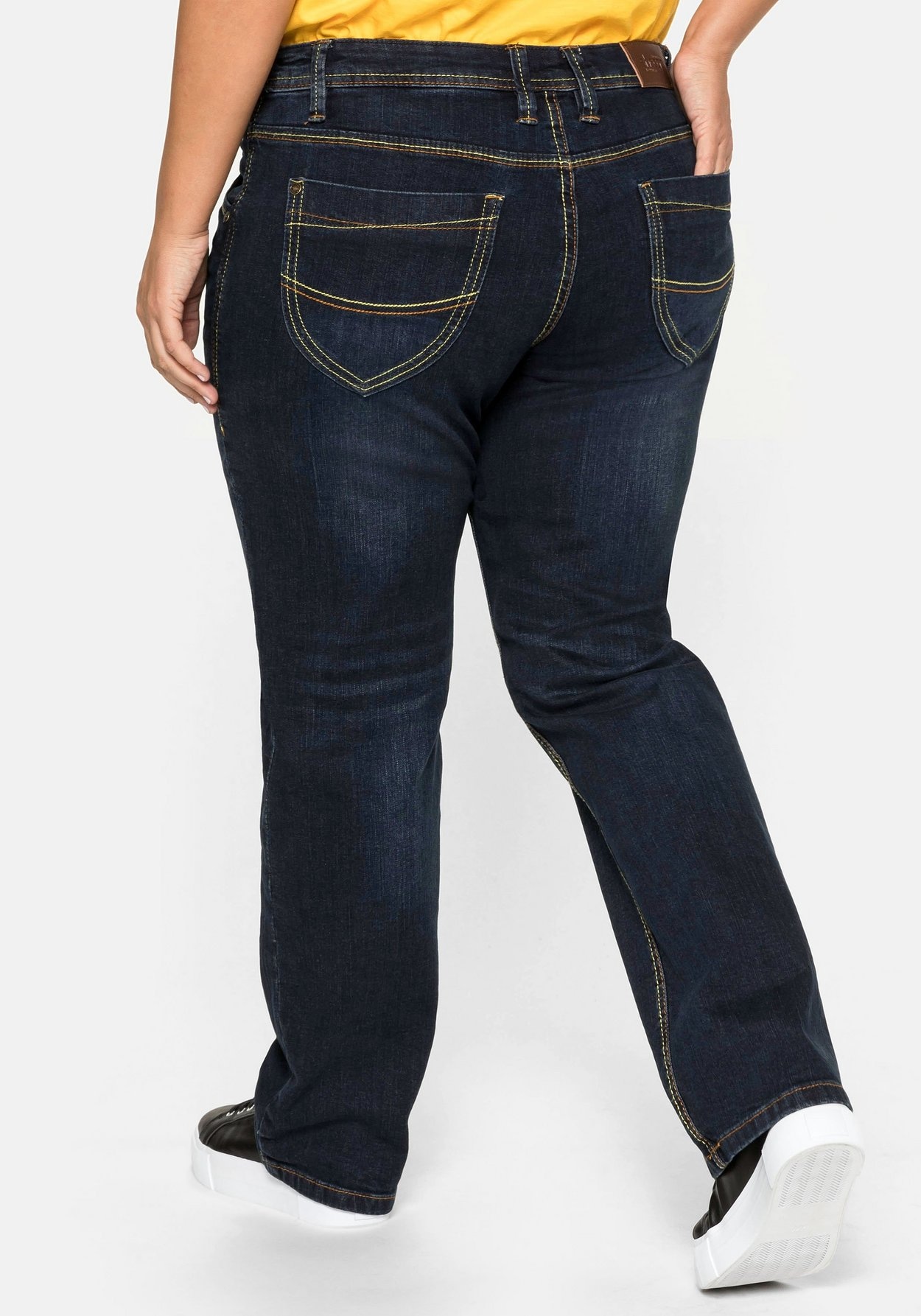 Sheego Stretch-Jeans »Jeans mit gerader Beinform, individuelle Used-Effekte«