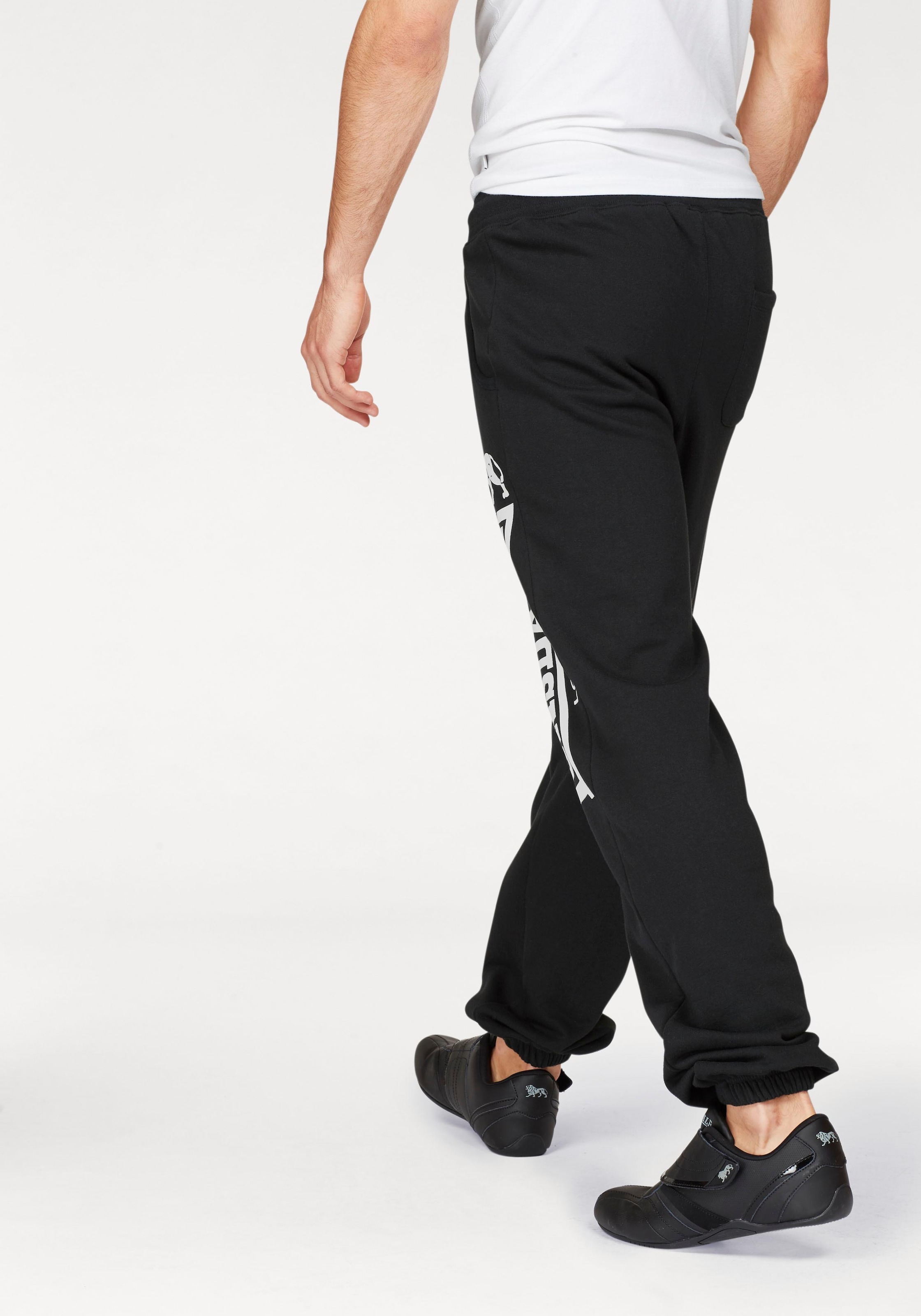 Lonsdale Jogginghose »Men Pants "OCKLE"«, Schmale Passform, atmungsaktiv & 100% Baumwolle
