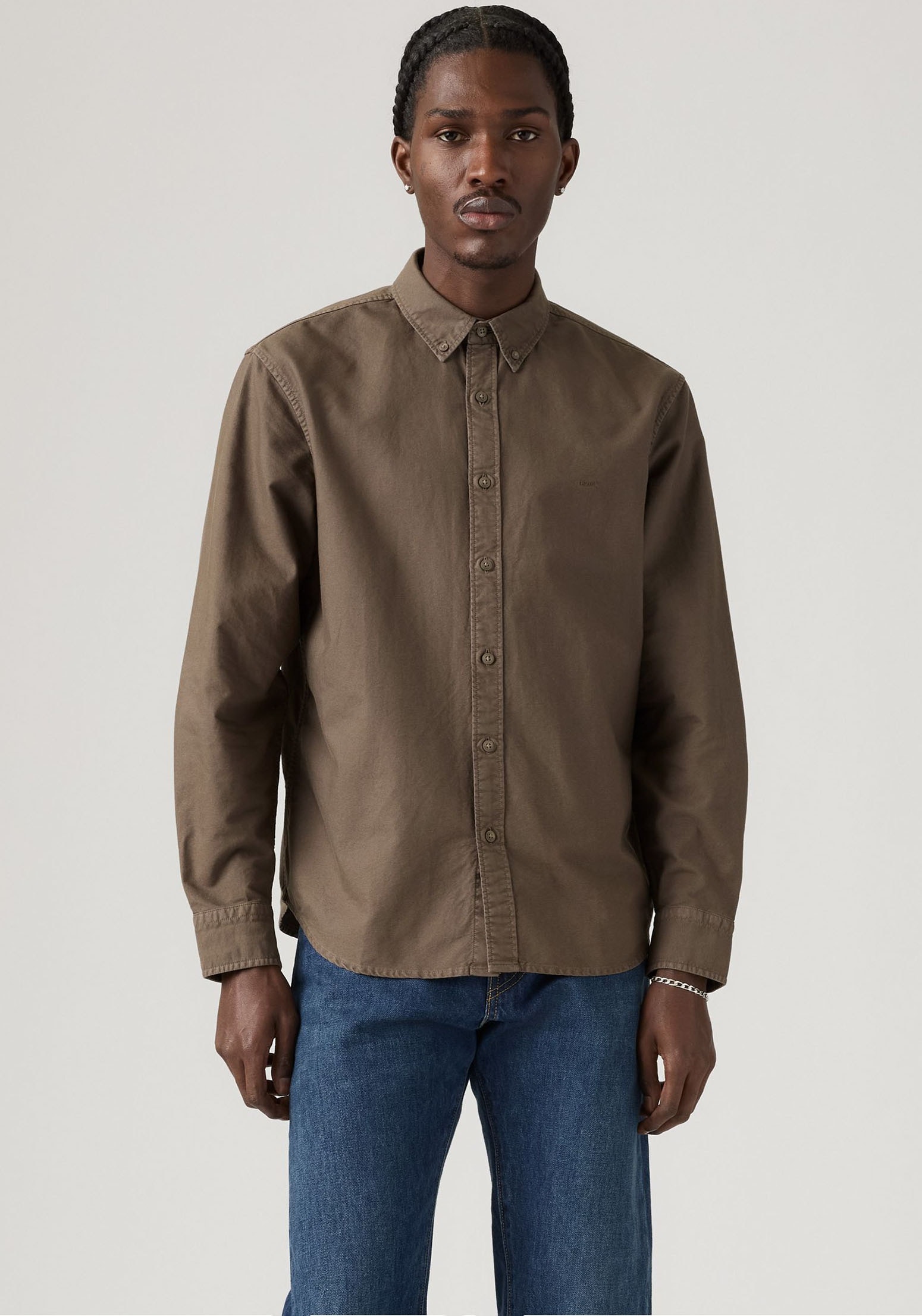 Levi's® Langarmhemd »AUTHENTIC BUTTON DOWN«, mit Ton-in-Ton Logostickerei auf der Brust