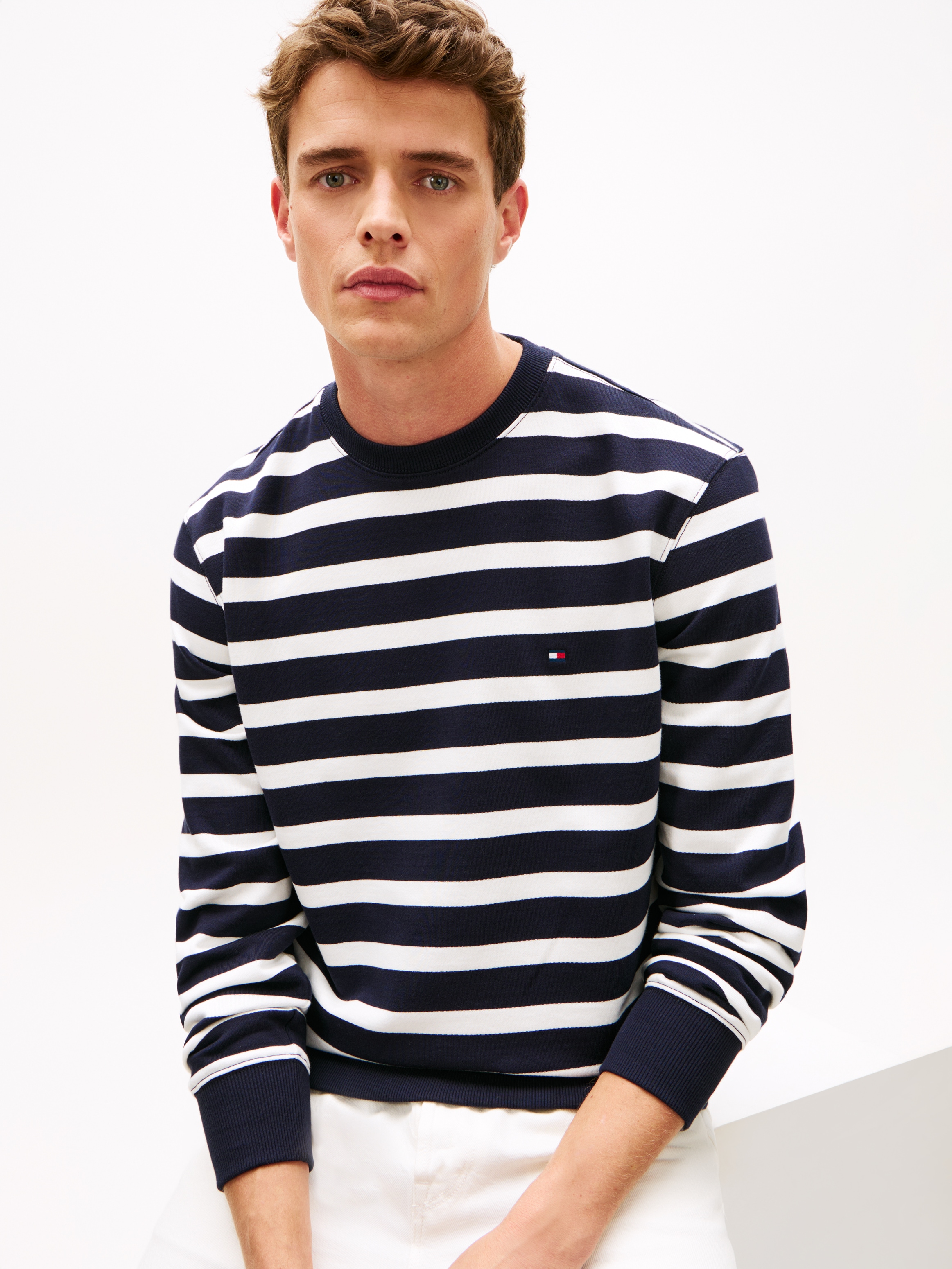 Tommy Hilfiger Sweatshirt »TERRY BLOCK«, Regular fit mit Rundhalsausschnitt
